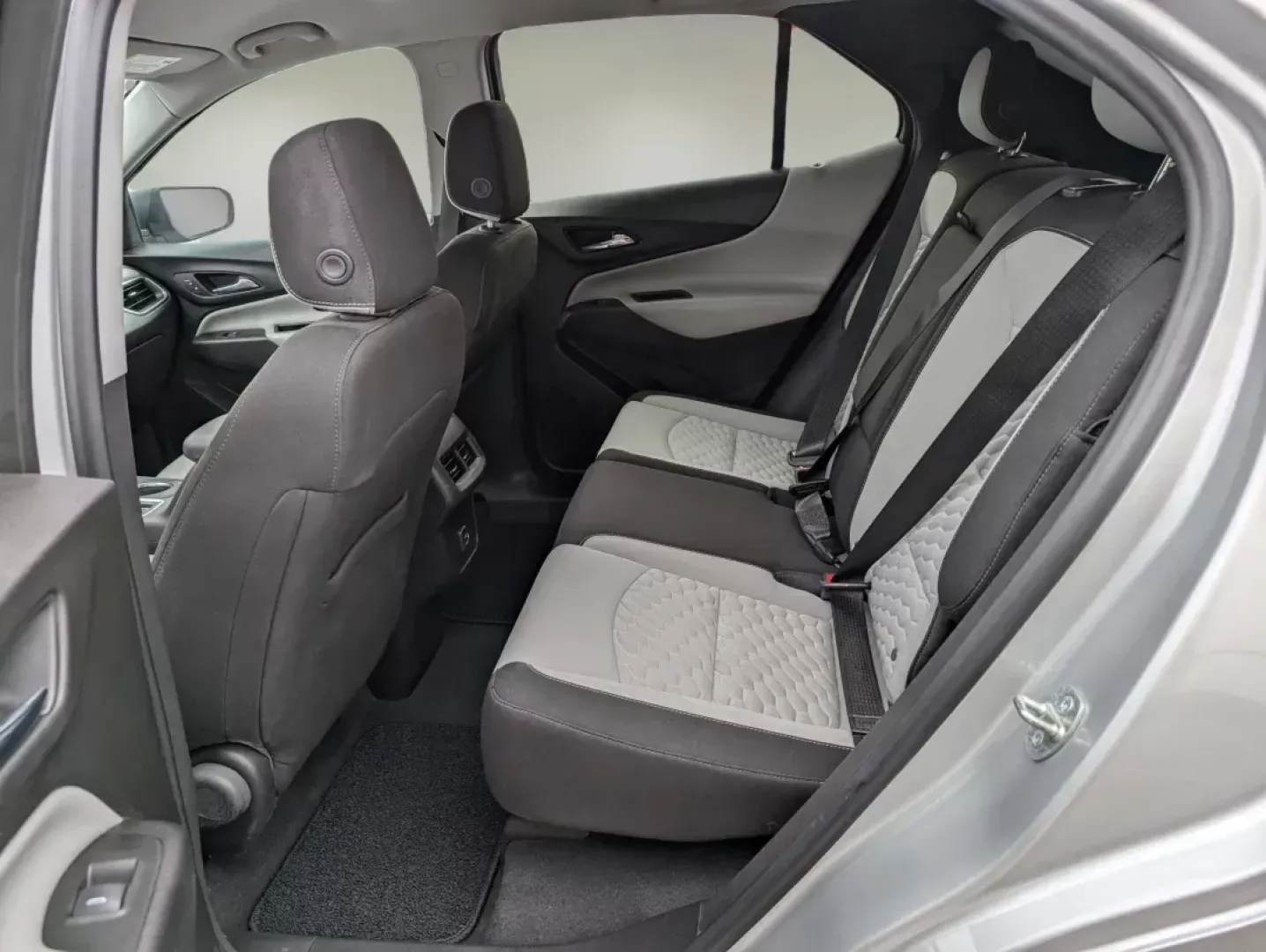 2020 /Medium Ash Gray Chevrolet Equinox LS (3GNAXFEV1LS) with an Turbocharged Gas I4 1.5L/92 engine, 6-Speed Automatic transmission, located at 5115 14th Ave., Columbus, GA, 31904, (706) 323-0345, 32.511494, -84.971046 - **2020 Chevrolet Equinox LS Your Perfect Family SUV Awaits at Gils Auto!**<br /> <br /> Are you ready to elevate your family adventures or daily commutes with a vehicle that blends comfort, style, and technology? Look no further than this 2020 Chevrolet Equinox LS, available now at Gils Auto in Col - Photo#10