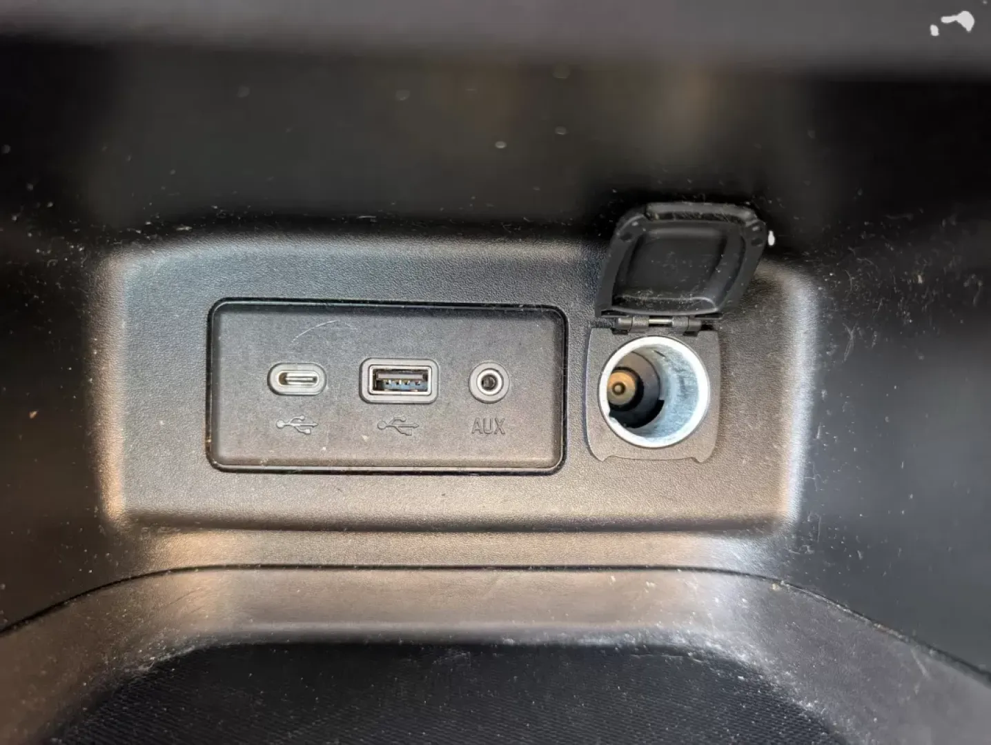 2020 /Jet Black Chevrolet Equinox LT (2GNAXKEV2L6) with an Other engine, located at 5115 14th Ave., Columbus, GA, 31904, (706) 323-0345, 32.511494, -84.971046 - **Explore New Horizons in the 2020 Chevrolet Equinox LT Perfect for Your Next Adventure!**<br /> <br /> Are you ready to elevate your daily commute or embark on weekend getaways? The 2020 Chevrolet Equinox LT is the ultimate SUV for those seeking comfort, versatility, and style. With its spacious i - Photo#14