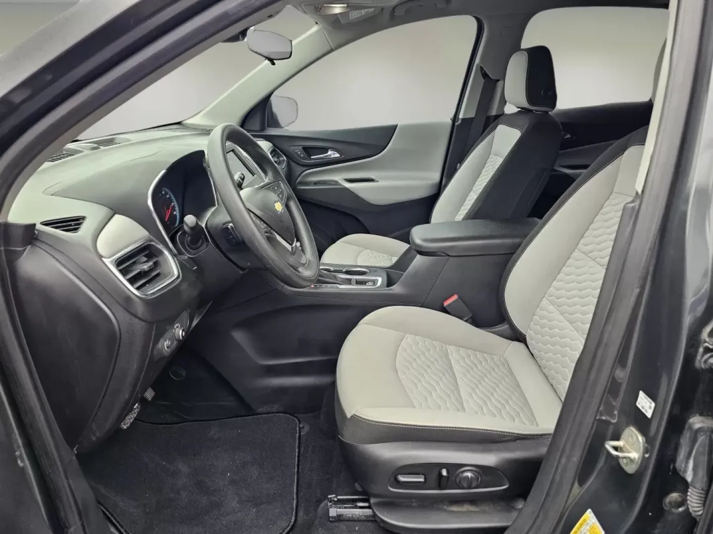 2020 /Medium Ash Gray Chevrolet Equinox LS (2GNAXHEV7L6) with an Other engine, located at 521 Old Farm Lane Rd, Prattville, AL, 36066, (334) 325-1505, 32.482460, -86.416367 - **Unleash Your Adventurous Spirit with the 2020 Chevrolet Equinox LS at Gils Auto**<br /> <br /> Are you ready to embark on a new journey? Whether you're navigating the bustling streets of Phenix City or exploring the beautiful nearby landscapes, the 2020 Chevrolet Equinox LS is your perfect compani - Photo#9