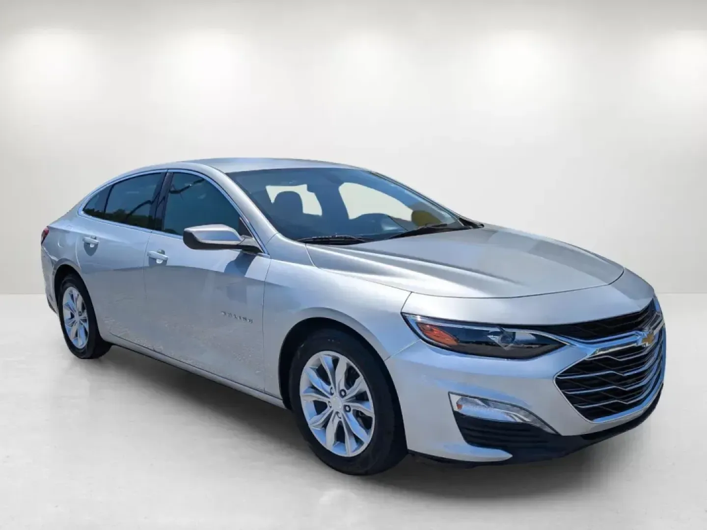2020 /Jet Black Chevrolet Malibu LT (1G1ZD5ST5LF) with an Turbocharged Gas I4 1.5L/91 engine, 1-Speed Automatic transmission, located at 7000 Northlake Connector, Columbus, GA, 31904, (706) 987-8085, 32.524975, -84.978134 - 2020 Chevrolet Malibu LT - Photo#2