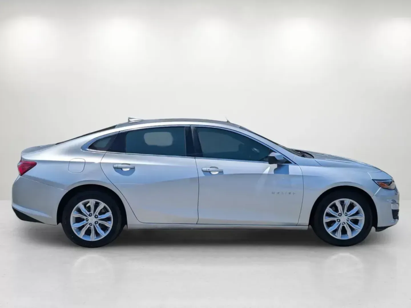 2020 /Jet Black Chevrolet Malibu LT (1G1ZD5ST5LF) with an Turbocharged Gas I4 1.5L/91 engine, 1-Speed Automatic transmission, located at 7000 Northlake Connector, Columbus, GA, 31904, (706) 987-8085, 32.524975, -84.978134 - 2020 Chevrolet Malibu LT - Photo#3
