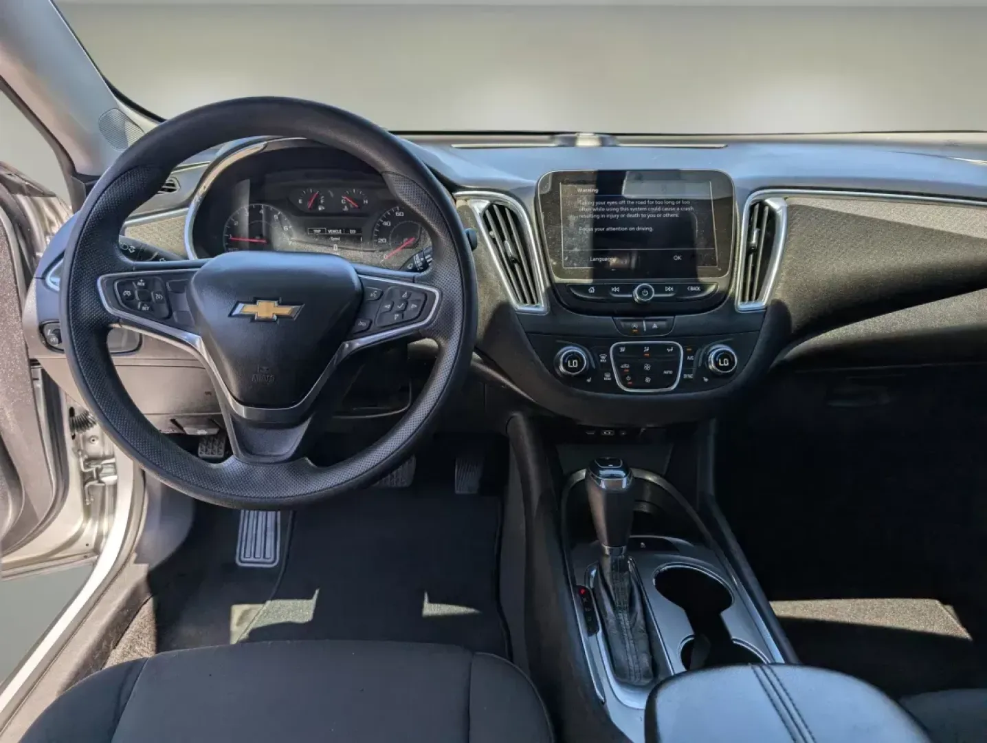 2020 /Jet Black Chevrolet Malibu LT (1G1ZD5ST5LF) with an Turbocharged Gas I4 1.5L/91 engine, 1-Speed Automatic transmission, located at 7000 Northlake Connector, Columbus, GA, 31904, (706) 987-8085, 32.524975, -84.978134 - 2020 Chevrolet Malibu LT - Photo#11