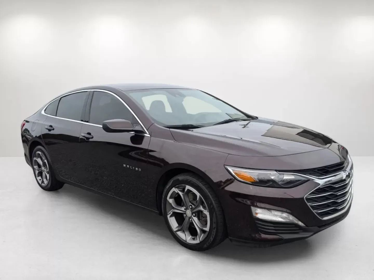 2020 /Jet Black Chevrolet Malibu LT (1G1ZD5ST7LF) with an Other engine, located at 7000 Northlake Connector, Columbus, GA, 31904, (706) 987-8085, 32.524975, -84.978134 - **Elevate Your Daily Drive with the 2020 Chevrolet Malibu LT** <br /> <br /> Are you searching for a versatile sedan that seamlessly blends comfort, technology, and safety? Look no further than this stunning 2020 Chevrolet Malibu LT, available now at Gils Auto in Phenix City, AL. This vehicle is pe - Photo#3
