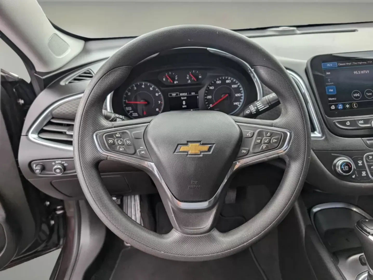 2020 /Jet Black Chevrolet Malibu LT (1G1ZD5ST7LF) with an Other engine, located at 7000 Northlake Connector, Columbus, GA, 31904, (706) 987-8085, 32.524975, -84.978134 - **Elevate Your Daily Drive with the 2020 Chevrolet Malibu LT** <br /> <br /> Are you searching for a versatile sedan that seamlessly blends comfort, technology, and safety? Look no further than this stunning 2020 Chevrolet Malibu LT, available now at Gils Auto in Phenix City, AL. This vehicle is pe - Photo#16