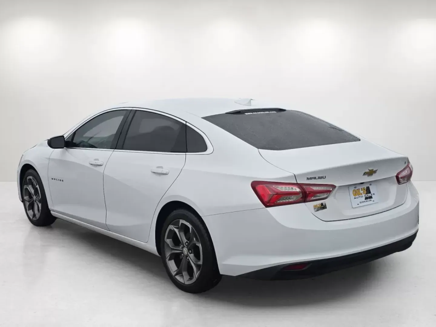 2020 /Dark Atmosphere/ Medium Ash Gray Chevrolet Malibu LT (1G1ZD5ST1LF) with an Other engine, located at 804 22nd Ave, Phenix City, AL, 36870, (334) 297-1860, 32.484749, -85.024475 - Discover the perfect blend of style, comfort, and practicality with the 2020 Chevrolet Malibu LT, now available at Gils Auto in Phenix City, AL. This sedan is not just a vehicle; it's a lifestyle upgrade-ideal for daily commuters and families alike. Whether you're navigating through busy city street - Photo#6