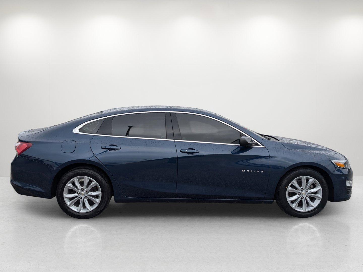 2020 /Jet Black Chevrolet Malibu LT (1G1ZD5ST5LF) with an Turbocharged Gas I4 1.5L/91 engine, 1-Speed Automatic transmission, located at 804 22nd Ave, Phenix City, AL, 36870, (334) 297-1860, 32.484749, -85.024475 - 2020 Chevrolet Malibu LT - Photo#3