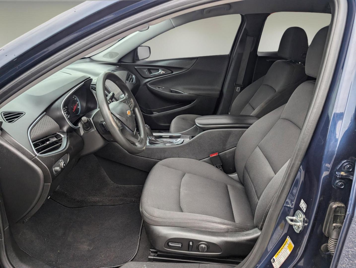 2020 /Jet Black Chevrolet Malibu LT (1G1ZD5ST5LF) with an Turbocharged Gas I4 1.5L/91 engine, 1-Speed Automatic transmission, located at 804 22nd Ave, Phenix City, AL, 36870, (334) 297-1860, 32.484749, -85.024475 - 2020 Chevrolet Malibu LT - Photo#9