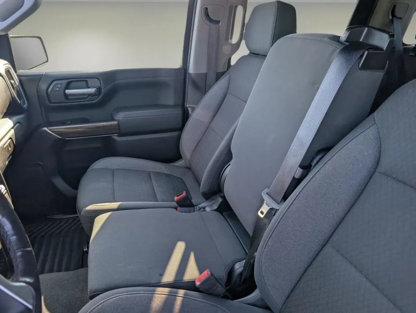 2020 /Jet Black Chevrolet Silverado 1500 LT (3GCPWCED0LG) with an Other engine, located at 1430 Gateway Drive, Opelika, AL, 36801, (334) 239-0944, 32.637871, -85.409790 - ### Hit the Road in Style: 2020 Chevrolet Silverado 1500 LT Crew Cab Pickup at Gils Auto<br /> <br /> Are you ready to elevate your driving experience while tackling daily tasks, weekend adventures, or family road trips? The 2020 Chevrolet Silverado 1500 LT Crew Cab Pickup is the perfect vehicle for - Photo#10