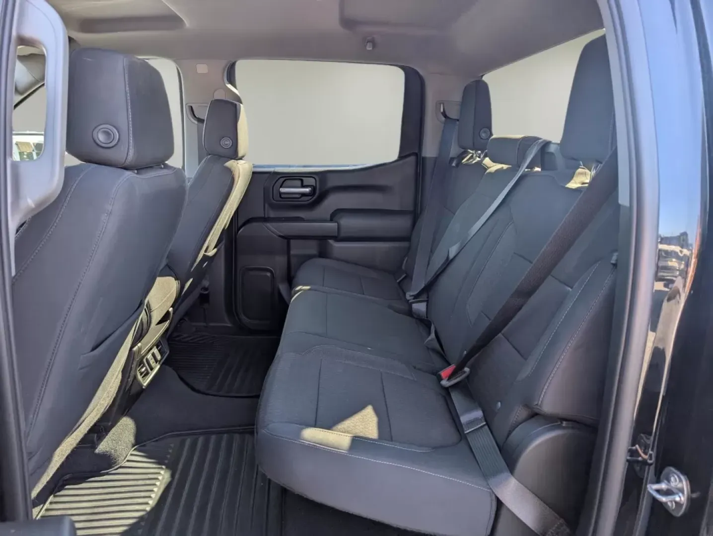 2020 /Jet Black Chevrolet Silverado 1500 LT (3GCPWCED0LG) with an Other engine, located at 1430 Gateway Drive, Opelika, AL, 36801, (334) 239-0944, 32.637871, -85.409790 - ### Hit the Road in Style: 2020 Chevrolet Silverado 1500 LT Crew Cab Pickup at Gils Auto<br /> <br /> Are you ready to elevate your driving experience while tackling daily tasks, weekend adventures, or family road trips? The 2020 Chevrolet Silverado 1500 LT Crew Cab Pickup is the perfect vehicle for - Photo#11