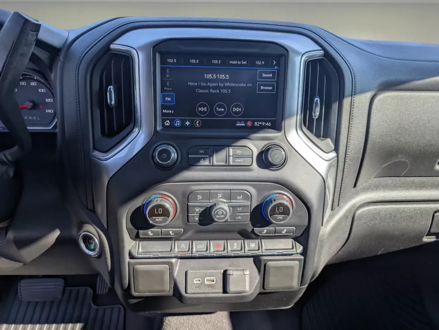 2020 /Jet Black Chevrolet Silverado 1500 LT (3GCPWCED0LG) with an Other engine, located at 1430 Gateway Drive, Opelika, AL, 36801, (334) 239-0944, 32.637871, -85.409790 - ### Hit the Road in Style: 2020 Chevrolet Silverado 1500 LT Crew Cab Pickup at Gils Auto<br /> <br /> Are you ready to elevate your driving experience while tackling daily tasks, weekend adventures, or family road trips? The 2020 Chevrolet Silverado 1500 LT Crew Cab Pickup is the perfect vehicle for - Photo#14