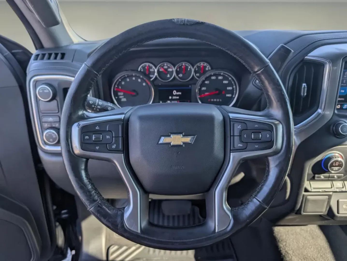 2020 /Jet Black Chevrolet Silverado 1500 LT (3GCPWCED0LG) with an Other engine, located at 1430 Gateway Drive, Opelika, AL, 36801, (334) 239-0944, 32.637871, -85.409790 - ### Hit the Road in Style: 2020 Chevrolet Silverado 1500 LT Crew Cab Pickup at Gils Auto<br /> <br /> Are you ready to elevate your driving experience while tackling daily tasks, weekend adventures, or family road trips? The 2020 Chevrolet Silverado 1500 LT Crew Cab Pickup is the perfect vehicle for - Photo#16