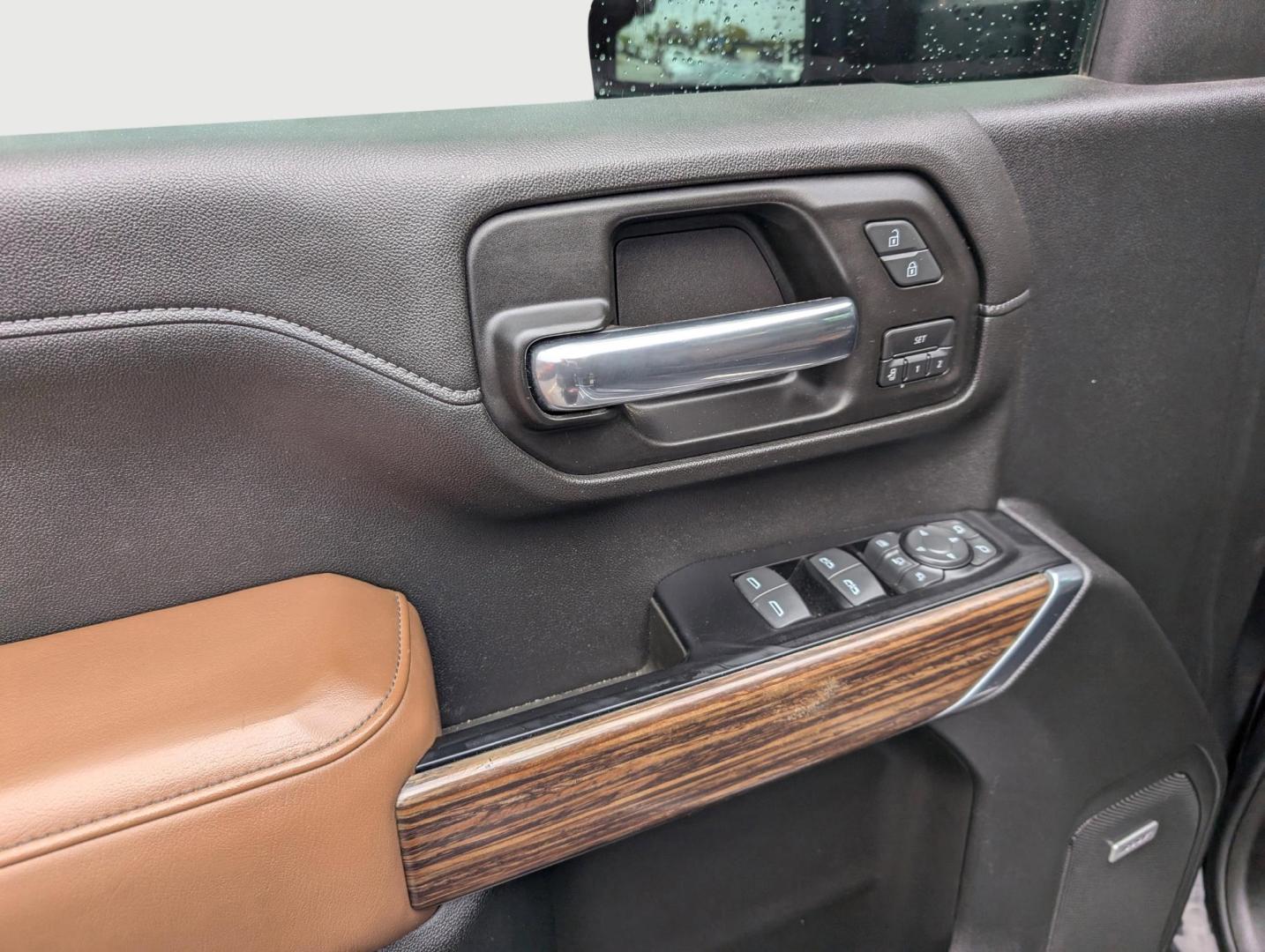 2020 /Jet Black/Umber Chevrolet Silverado 2500HD High Country (1GC4YREY0LF) with an Turbocharged Diesel V8 6.6L/403 engine, 10-Speed Automatic transmission, located at 7000 Northlake Connector, Columbus, GA, 31904, (706) 987-8085, 32.524975, -84.978134 - 2020 Chevrolet Silverado 2500HD High Country - Photo#8