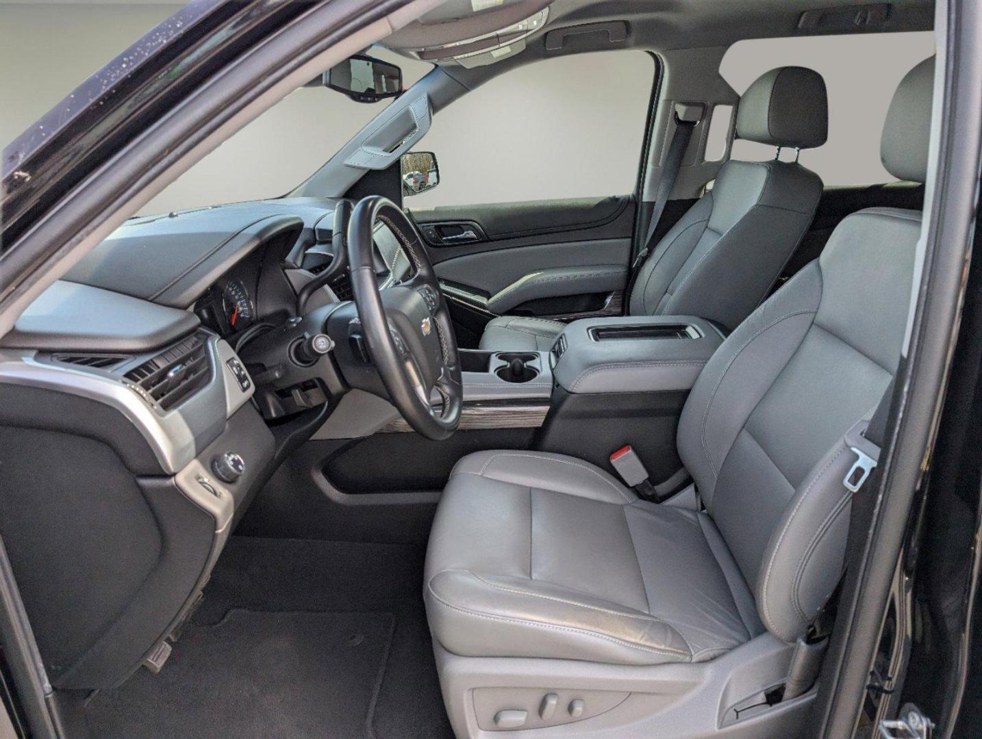 2020 /Jet Black/Dark Ash Chevrolet Suburban LT (1GNSCHKC7LR) with an Gas/Ethanol V8 5.3L/ engine, 6-Speed Automatic transmission, located at 5115 14th Ave., Columbus, GA, 31904, (706) 323-0345, 32.511494, -84.971046 - 2020 Chevrolet Suburban LT - Photo#9