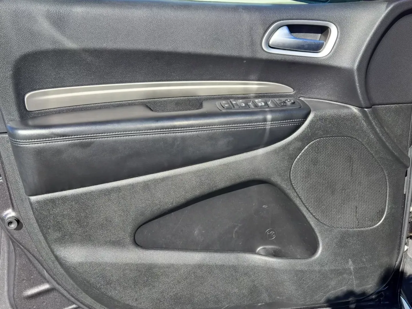 2020 /Black Dodge Durango SXT Plus (1C4RDHAG6LC) with an Other engine, located at 3959 U.S. 80 W, Phenix City, AL, 36870, (334) 297-4885, 32.469296, -85.135185 - **Unleash Adventure with the 2020 Dodge Durango SXT Plus! Perfect for Growing Families or Weekend Warriors!**<br /> <br /> Are you ready to elevate your driving experience? The 2020 Dodge Durango SXT Plus is the ultimate SUV that combines style, performance, and practicality for every journey. Wheth - Photo#10