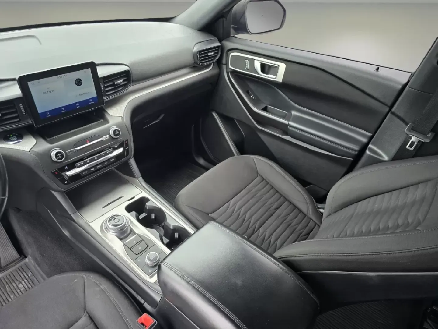 2020 Ford Explorer XLT (1FMSK8DH0LG) with an Other engine, located at 5115 14th Ave., Columbus, GA, 31904, (706) 323-0345, 32.511494, -84.971046 - Experience the perfect blend of adventure and practicality with this stunning 2020 Ford Explorer XLT, available now at Gils Auto in Phenix City, AL. If you're looking for a vehicle that's great for growing families, perfect for weekend adventures, and ideal for long commutes, this SUV checks all the - Photo#15