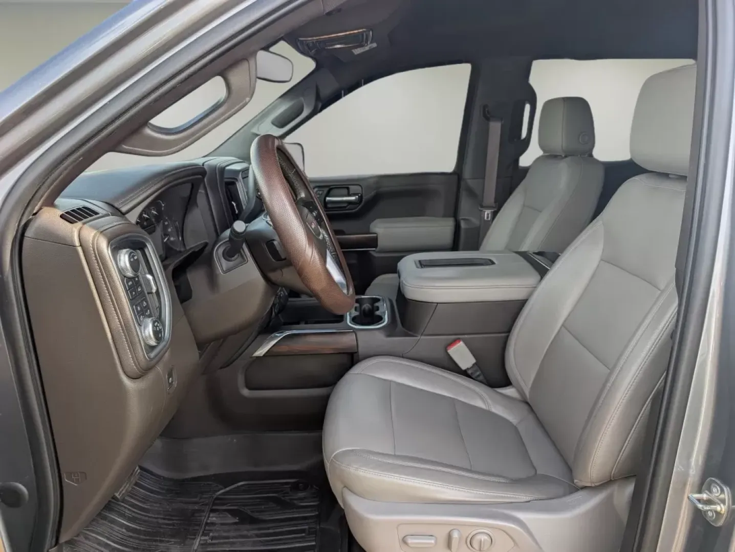 2020 /Dark Walnut/Slate GMC Sierra 1500 SLT (3GTU9DED9LG) with an Other engine, located at 7000 Northlake Connector, Columbus, GA, 31904, (706) 987-8085, 32.524975, -84.978134 - **Unleash Adventure with the 2020 GMC Sierra 1500 SLT at Gils Auto - Phenix City!**<br /> <br /> Are you ready to elevate your adventures on and off the road? The 2020 GMC Sierra 1500 SLT is the ideal companion for weekend getaways, family outings, and everything in between. With spacious seating fo - Photo#10