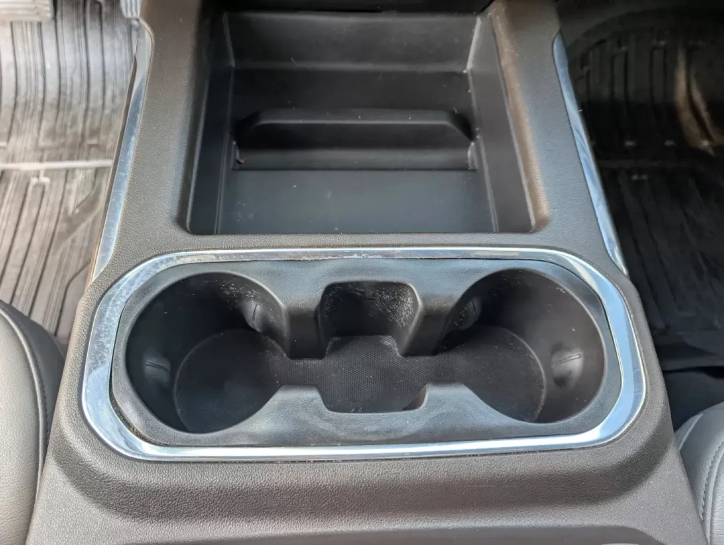 2020 /Dark Walnut/Slate GMC Sierra 1500 SLT (3GTU9DED9LG) with an Other engine, located at 7000 Northlake Connector, Columbus, GA, 31904, (706) 987-8085, 32.524975, -84.978134 - **Unleash Adventure with the 2020 GMC Sierra 1500 SLT at Gils Auto - Phenix City!**<br /> <br /> Are you ready to elevate your adventures on and off the road? The 2020 GMC Sierra 1500 SLT is the ideal companion for weekend getaways, family outings, and everything in between. With spacious seating fo - Photo#14