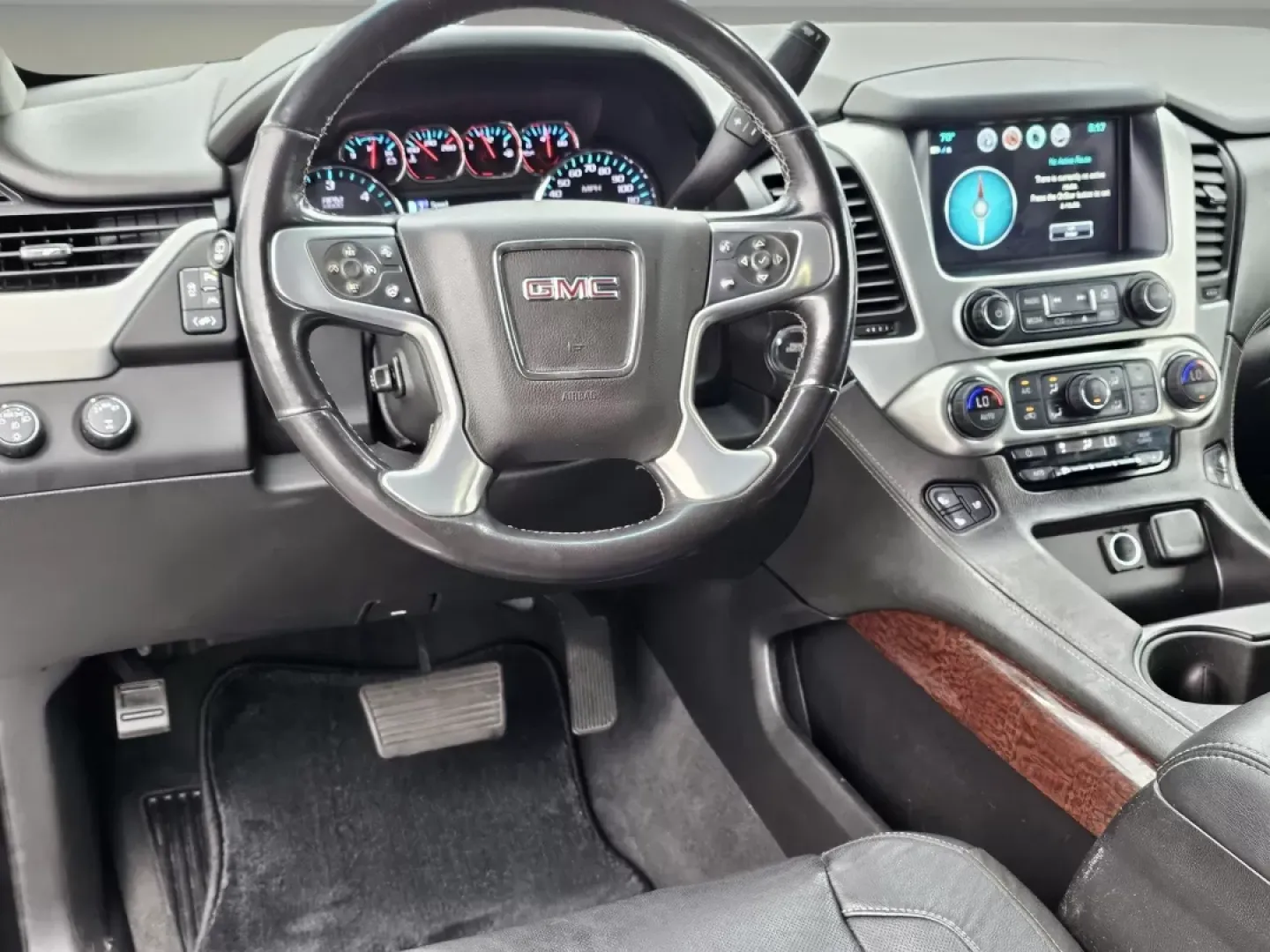 2020 /Jet Black GMC Yukon SLT (1GKS2BKCXLR) with an Other engine, located at 804 22nd Ave, Phenix City, AL, 36870, (334) 297-1860, 32.484749, -85.024475 - Embark on your next family adventure or tackle daily commutes with confidence in this stunning 2020 GMC Yukon SLT, now available at Gils Auto in Phenix City, AL. Whether you're shuttling kids to school, planning a weekend getaway, or simply need a reliable vehicle for your daily travels, this SUV is - Photo#15