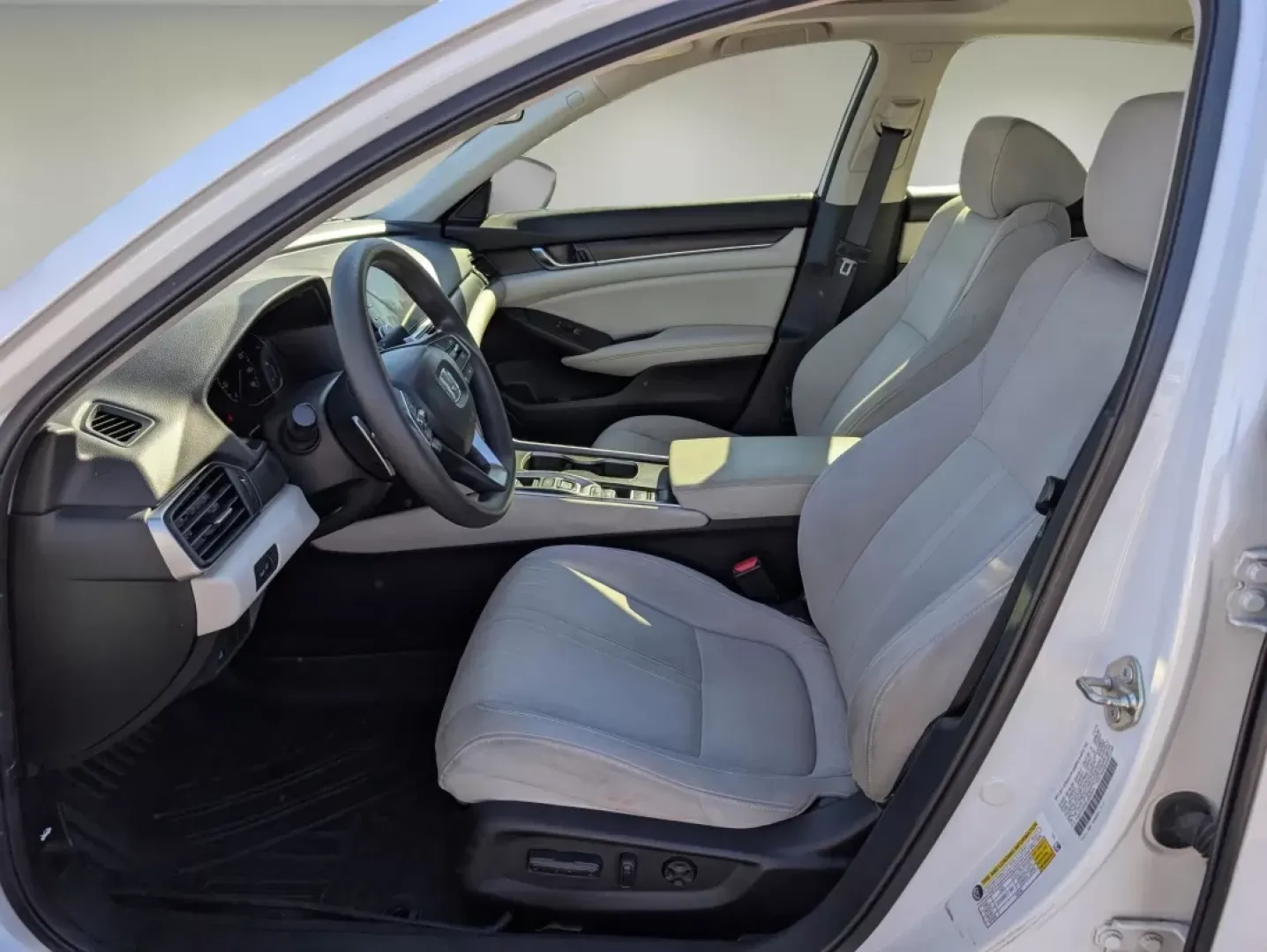 2020 Honda Accord Hybrid EX (1HGCV3F4XLA) with an Other engine, located at 521 Old Farm Lane Rd, Prattville, AL, 36066, (334) 325-1505, 32.482460, -86.416367 - **Unleash Your Adventures with the 2020 Honda Accord Hybrid EX at Gils Auto!**<br /> <br /> Are you searching for a versatile vehicle that fits seamlessly into your dynamic lifestyle? The 2020 Honda Accord Hybrid EX is the perfect companion for both the daily commuter and the weekend explorer. With - Photo#8