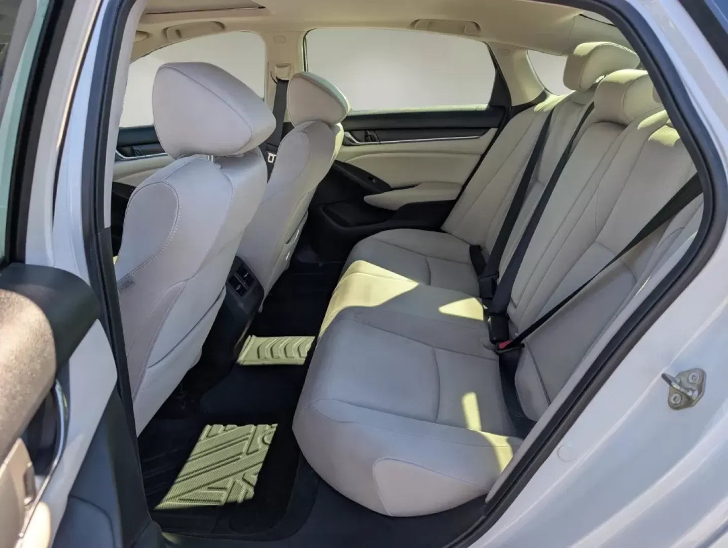 2020 Honda Accord Hybrid EX (1HGCV3F4XLA) with an Other engine, located at 521 Old Farm Lane Rd, Prattville, AL, 36066, (334) 325-1505, 32.482460, -86.416367 - **Unleash Your Adventures with the 2020 Honda Accord Hybrid EX at Gils Auto!**<br /> <br /> Are you searching for a versatile vehicle that fits seamlessly into your dynamic lifestyle? The 2020 Honda Accord Hybrid EX is the perfect companion for both the daily commuter and the weekend explorer. With - Photo#16