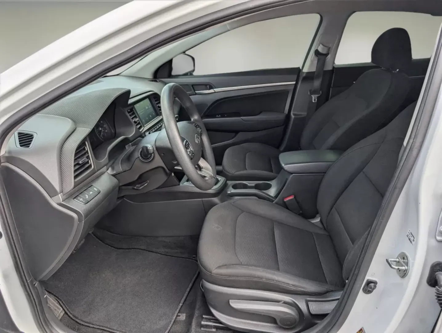 2020 /Black Hyundai Elantra SEL (5NPD84LF8LH) with an Other engine, located at 804 22nd Ave, Phenix City, AL, 36870, (334) 297-1860, 32.484749, -85.024475 - **Discover the Perfect Blend of Style and Reliability with the 2020 Hyundai Elantra SEL at Gils Auto in Opelika!**<br /> <br /> Are you in the market for a dependable sedan that fits seamlessly into your daily routine? Whether you're commuting to work, running errands around town, or taking the fami - Photo#9