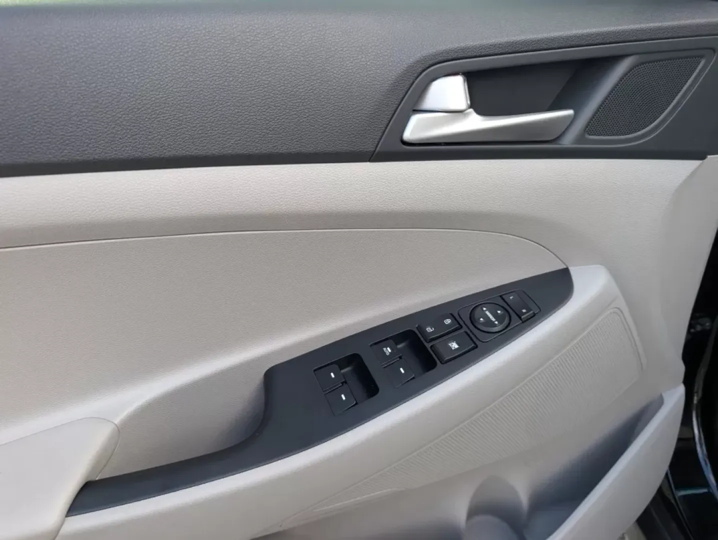 2020 /Gray Hyundai Tucson Value (KM8J3CA44LU) with an Other engine, located at 521 Old Farm Lane Rd, Prattville, AL, 36066, (334) 325-1505, 32.482460, -86.416367 - **Discover Your Next Adventure with the 2020 Hyundai Tucson at Gils Auto - Phenix City!**<br /> <br /> Are you ready to elevate your driving experience? Whether you're navigating the bustling streets of Phenix City or embarking on a weekend getaway, the 2020 Hyundai Tucson is perfect for every lifes - Photo#8