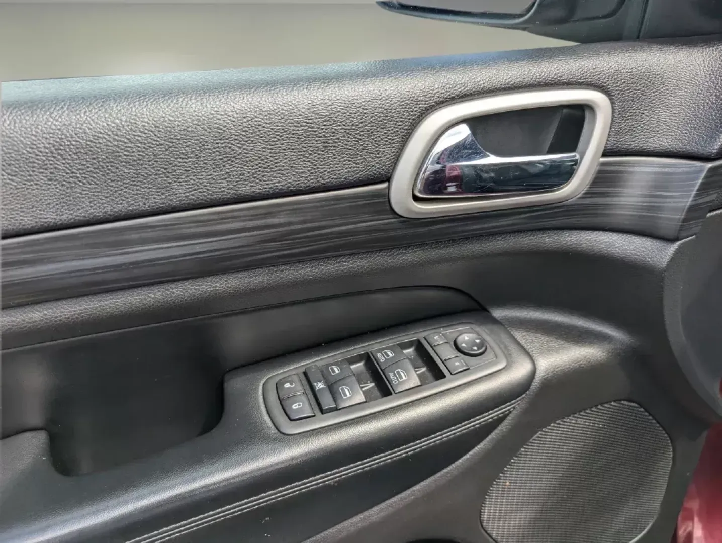 2020 /Black Jeep Grand Cherokee Altitude (1C4RJEAG3LC) with an Regular Unleaded V-6 3.6 L/220 engine, 8-Speed Automatic w/OD transmission, located at 7000 Northlake Connector, Columbus, GA, 31904, (706) 987-8085, 32.524975, -84.978134 - 2020 Jeep Grand Cherokee Altitude - Photo#8