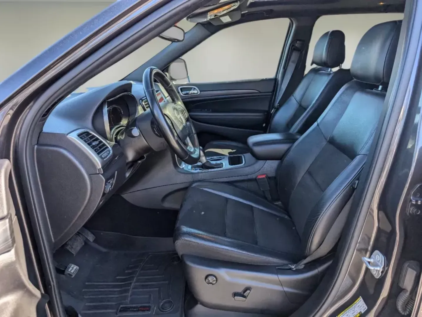 2020 /Black Jeep Grand Cherokee Altitude (1C4RJEAG5LC) with an Regular Unleaded V-6 3.6 L/220 engine, 8-Speed Automatic w/OD transmission, located at 7000 Northlake Connector, Columbus, GA, 31904, (706) 987-8085, 32.524975, -84.978134 - 2020 Jeep Grand Cherokee Altitude - Photo#9
