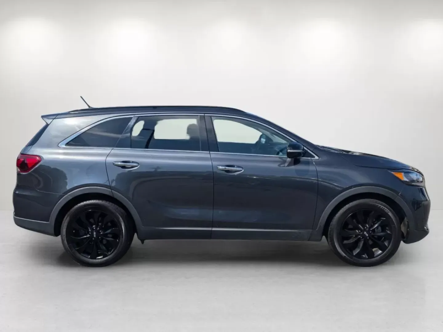 2020 /Black Kia Sorento S V6 (5XYPG4A50LG) with an Other engine, located at 521 Old Farm Lane Rd, Prattville, AL, 36066, (334) 325-1505, 32.482460, -86.416367 - **Adventure Awaits: Discover the 2020 Kia Sorento at Gils Auto in Phenix City, AL!**<br /> <br /> If you're seeking a versatile SUV that combines style, comfort, and practicality, look no further than the 2020 Kia Sorento S V6 available now at Gils Auto, your trusted Buy Here Pay Here dealership loc - Photo#2