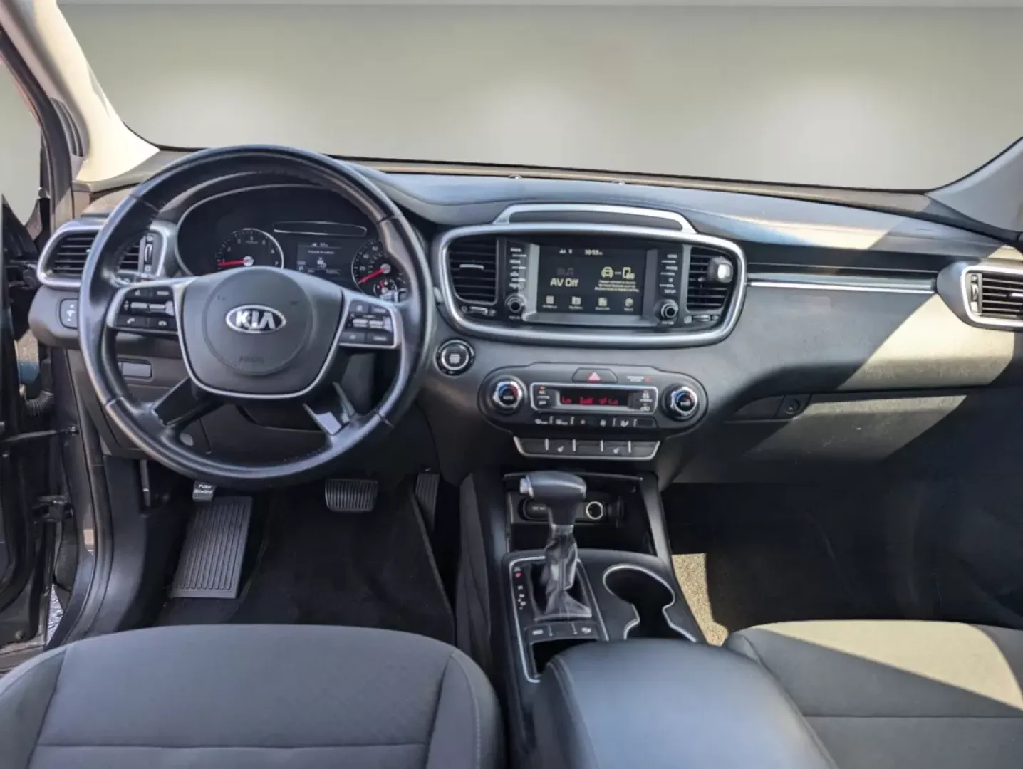 2020 /Black Kia Sorento S V6 (5XYPG4A50LG) with an Other engine, located at 521 Old Farm Lane Rd, Prattville, AL, 36066, (334) 325-1505, 32.482460, -86.416367 - **Adventure Awaits: Discover the 2020 Kia Sorento at Gils Auto in Phenix City, AL!**<br /> <br /> If you're seeking a versatile SUV that combines style, comfort, and practicality, look no further than the 2020 Kia Sorento S V6 available now at Gils Auto, your trusted Buy Here Pay Here dealership loc - Photo#11