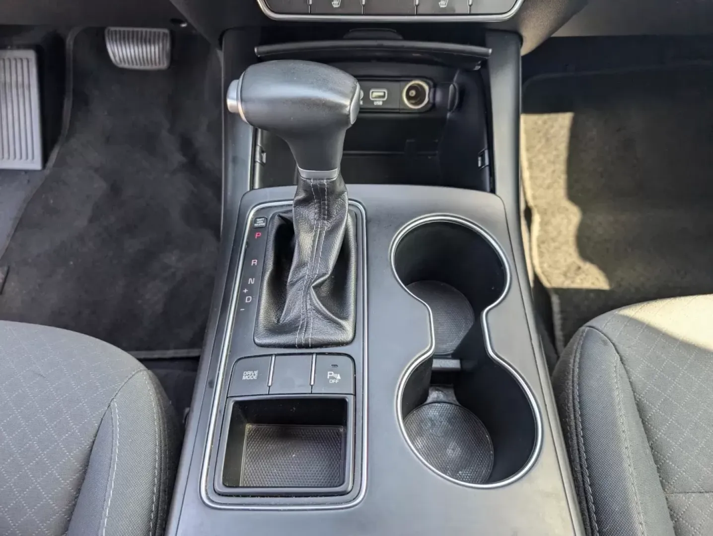 2020 /Black Kia Sorento S V6 (5XYPG4A50LG) with an Other engine, located at 521 Old Farm Lane Rd, Prattville, AL, 36066, (334) 325-1505, 32.482460, -86.416367 - **Adventure Awaits: Discover the 2020 Kia Sorento at Gils Auto in Phenix City, AL!**<br /> <br /> If you're seeking a versatile SUV that combines style, comfort, and practicality, look no further than the 2020 Kia Sorento S V6 available now at Gils Auto, your trusted Buy Here Pay Here dealership loc - Photo#12