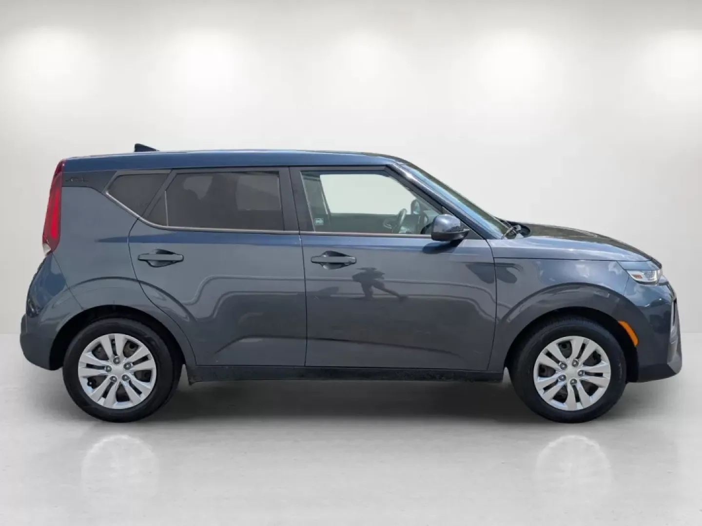 2020 /Black Kia Soul LX (KNDJ23AU7L7) with an Other engine, located at 3959 U.S. 80 W, Phenix City, AL, 36870, (334) 297-4885, 32.469296, -85.135185 - **Discover Your Next Adventure: 2020 Kia Soul LX at Gils Auto in Phenix City!**<br /> <br /> Are you ready to elevate your daily commute and weekend getaways? The 2020 Kia Soul LX is the perfect hatchback for those who seek versatility without compromising style. With its spacious interior, advanced - Photo#3