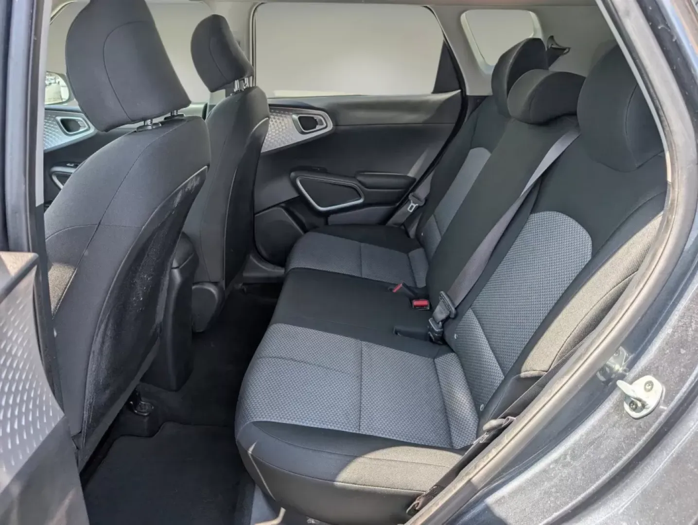 2020 /Black Kia Soul LX (KNDJ23AU7L7) with an Other engine, located at 3959 U.S. 80 W, Phenix City, AL, 36870, (334) 297-4885, 32.469296, -85.135185 - **Discover Your Next Adventure: 2020 Kia Soul LX at Gils Auto in Phenix City!**<br /> <br /> Are you ready to elevate your daily commute and weekend getaways? The 2020 Kia Soul LX is the perfect hatchback for those who seek versatility without compromising style. With its spacious interior, advanced - Photo#10