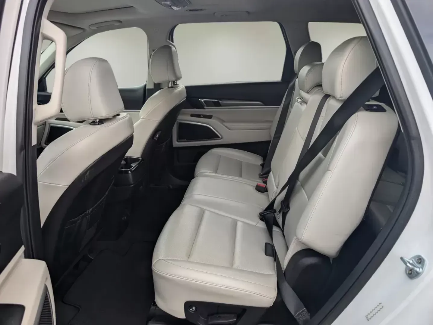 2020 /Gray Kia Telluride S (5XYP6DHC3LG) with an Other engine, located at 1430 Gateway Drive, Opelika, AL, 36801, (334) 239-0944, 32.637871, -85.409790 - **Discover Your Family's Next Adventure with the 2020 Kia Telluride at Gils Auto Opelika, AL!**<br /> <br /> Are you searching for the perfect family SUV that combines style, comfort, and functionality? Look no further than the 2020 Kia Telluride, available now at Gils Auto, your trusted Buy Here P - Photo#10