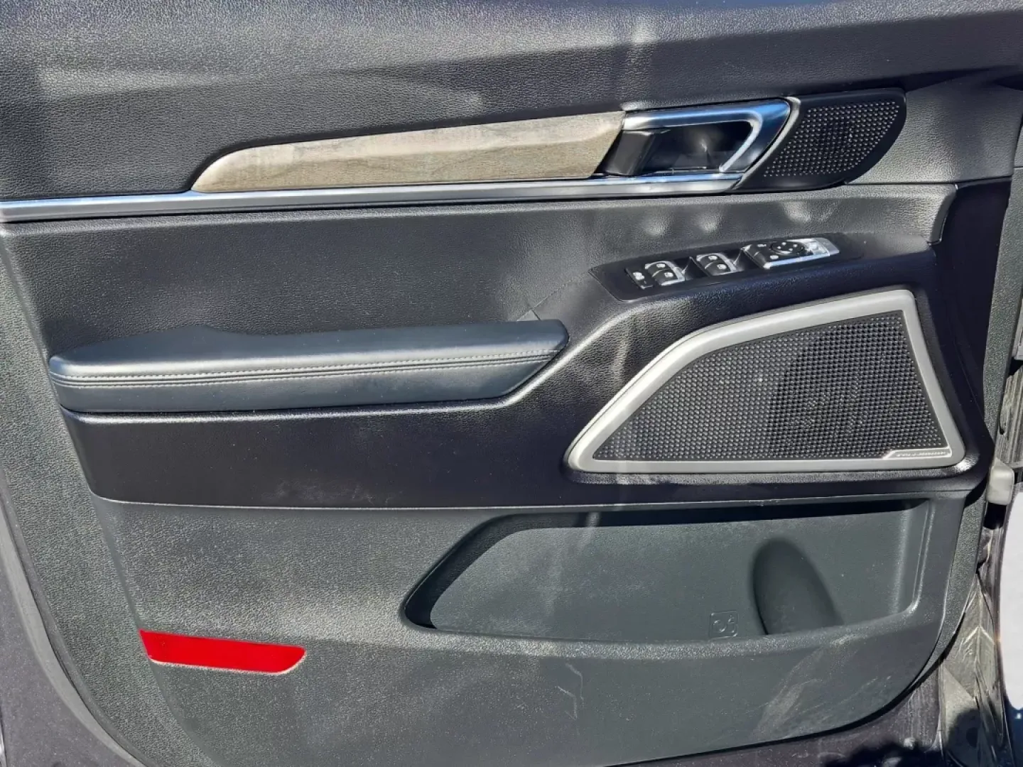 2020 /Black Kia Telluride EX (5XYP34HC5LG) with an Other engine, located at 3959 U.S. 80 W, Phenix City, AL, 36870, (334) 297-4885, 32.469296, -85.135185 - **Discover the Perfect Family SUV: 2020 Kia Telluride EX at Gils Auto - Phenix City!**<br /> <br /> Are you on the lookout for a versatile and spacious SUV that can accommodate your growing family while also providing a comfortable ride for your daily commutes? The 2020 Kia Telluride EX is the ideal - Photo#7