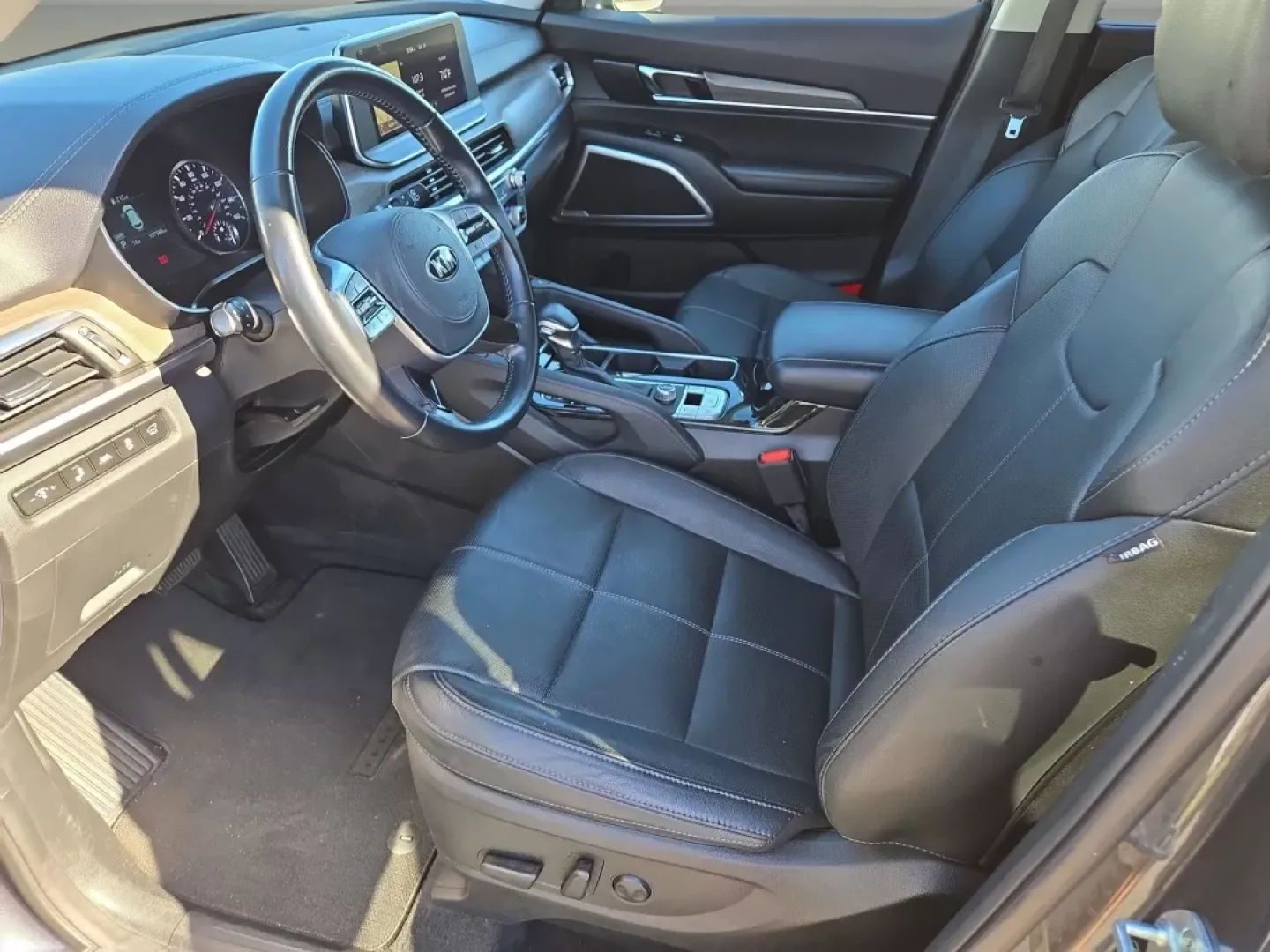 2020 /Black Kia Telluride EX (5XYP34HC5LG) with an Other engine, located at 3959 U.S. 80 W, Phenix City, AL, 36870, (334) 297-4885, 32.469296, -85.135185 - **Discover the Perfect Family SUV: 2020 Kia Telluride EX at Gils Auto - Phenix City!**<br /> <br /> Are you on the lookout for a versatile and spacious SUV that can accommodate your growing family while also providing a comfortable ride for your daily commutes? The 2020 Kia Telluride EX is the ideal - Photo#8