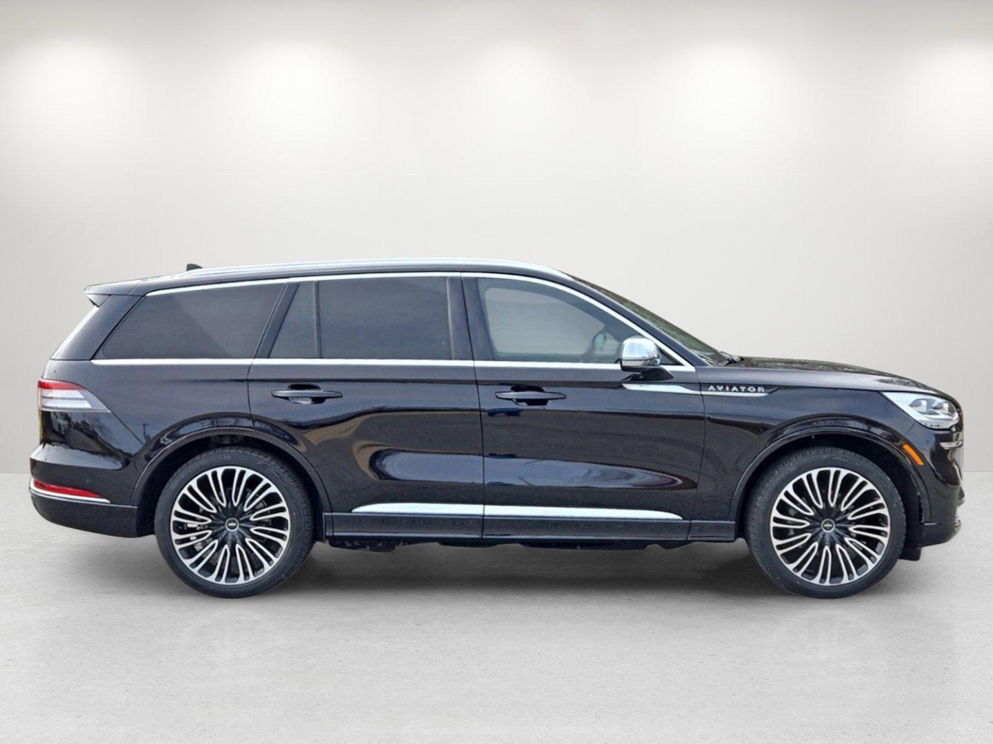 2020 Lincoln Aviator Black Label (5LM5J9XC2LG) with an Twin Turbo Premium Unleaded V-6 3.0 L/183 engine, 10-Speed Automatic w/OD transmission, located at 5115 14th Ave., Columbus, GA, 31904, (706) 323-0345, 32.511494, -84.971046 - 2020 Lincoln Aviator Black Label - Photo#3
