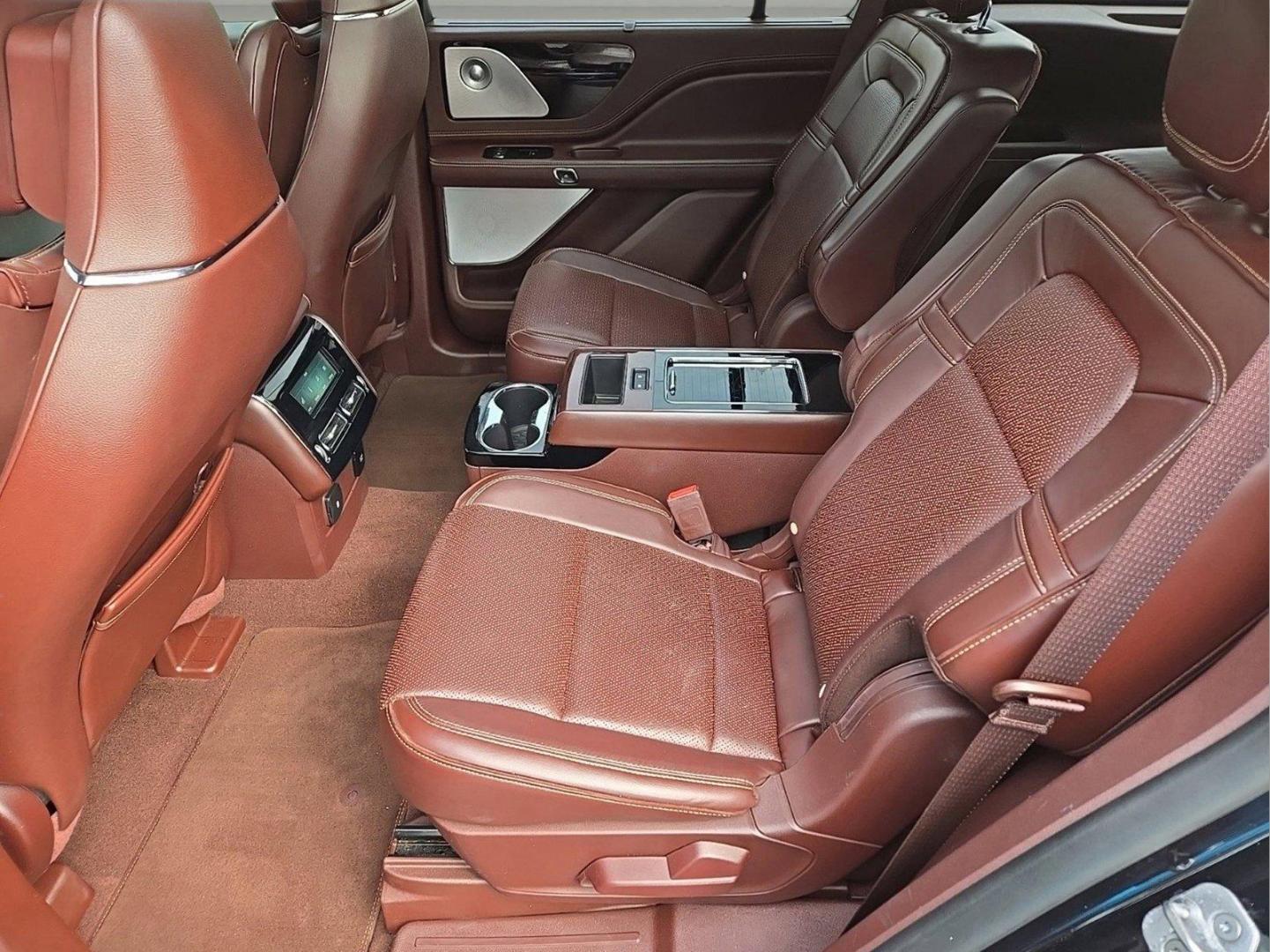 2020 Lincoln Aviator Black Label (5LM5J9XC2LG) with an Twin Turbo Premium Unleaded V-6 3.0 L/183 engine, 10-Speed Automatic w/OD transmission, located at 5115 14th Ave., Columbus, GA, 31904, (706) 323-0345, 32.511494, -84.971046 - 2020 Lincoln Aviator Black Label - Photo#11