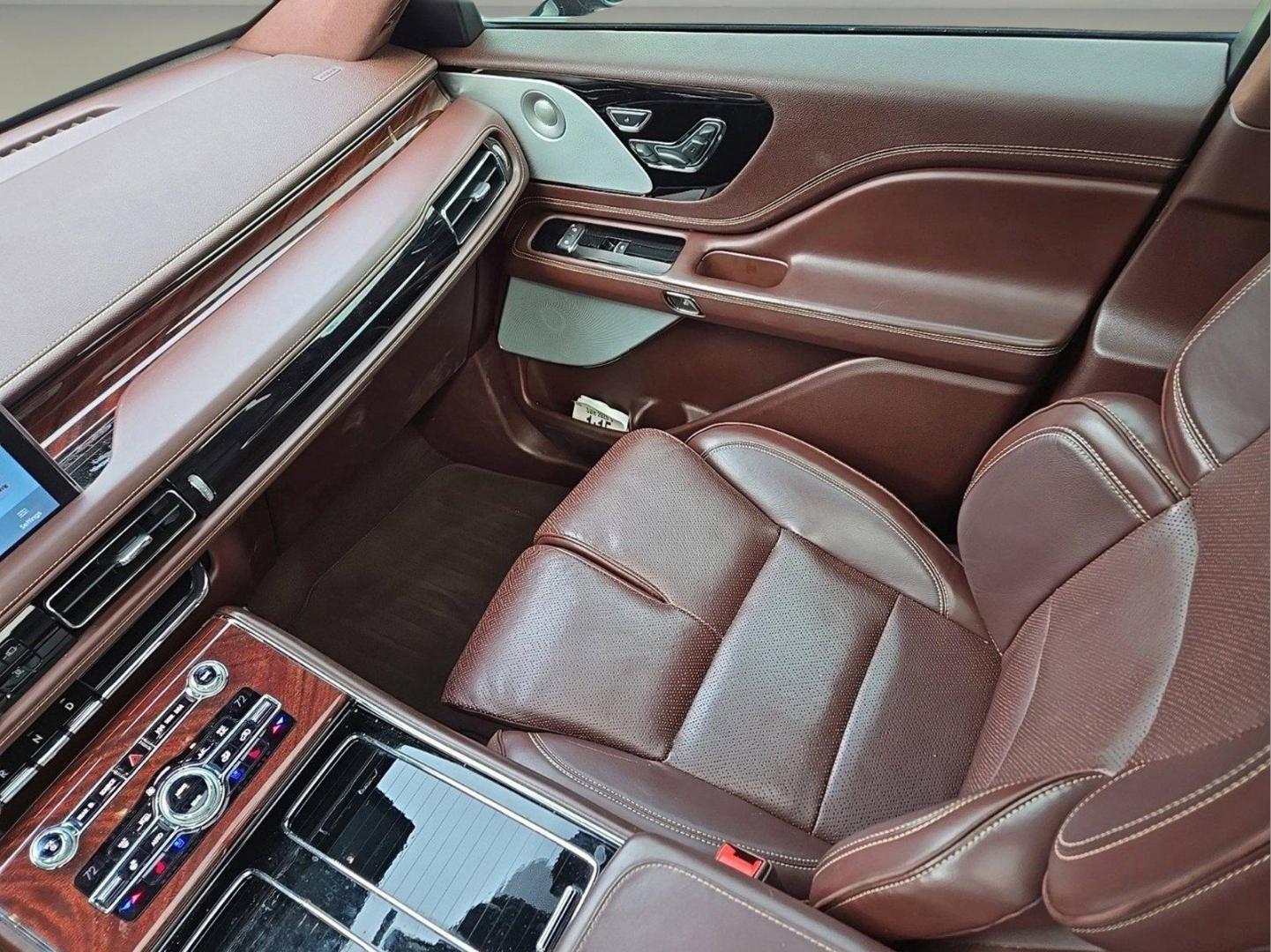2020 Lincoln Aviator Black Label (5LM5J9XC2LG) with an Twin Turbo Premium Unleaded V-6 3.0 L/183 engine, 10-Speed Automatic w/OD transmission, located at 5115 14th Ave., Columbus, GA, 31904, (706) 323-0345, 32.511494, -84.971046 - 2020 Lincoln Aviator Black Label - Photo#12
