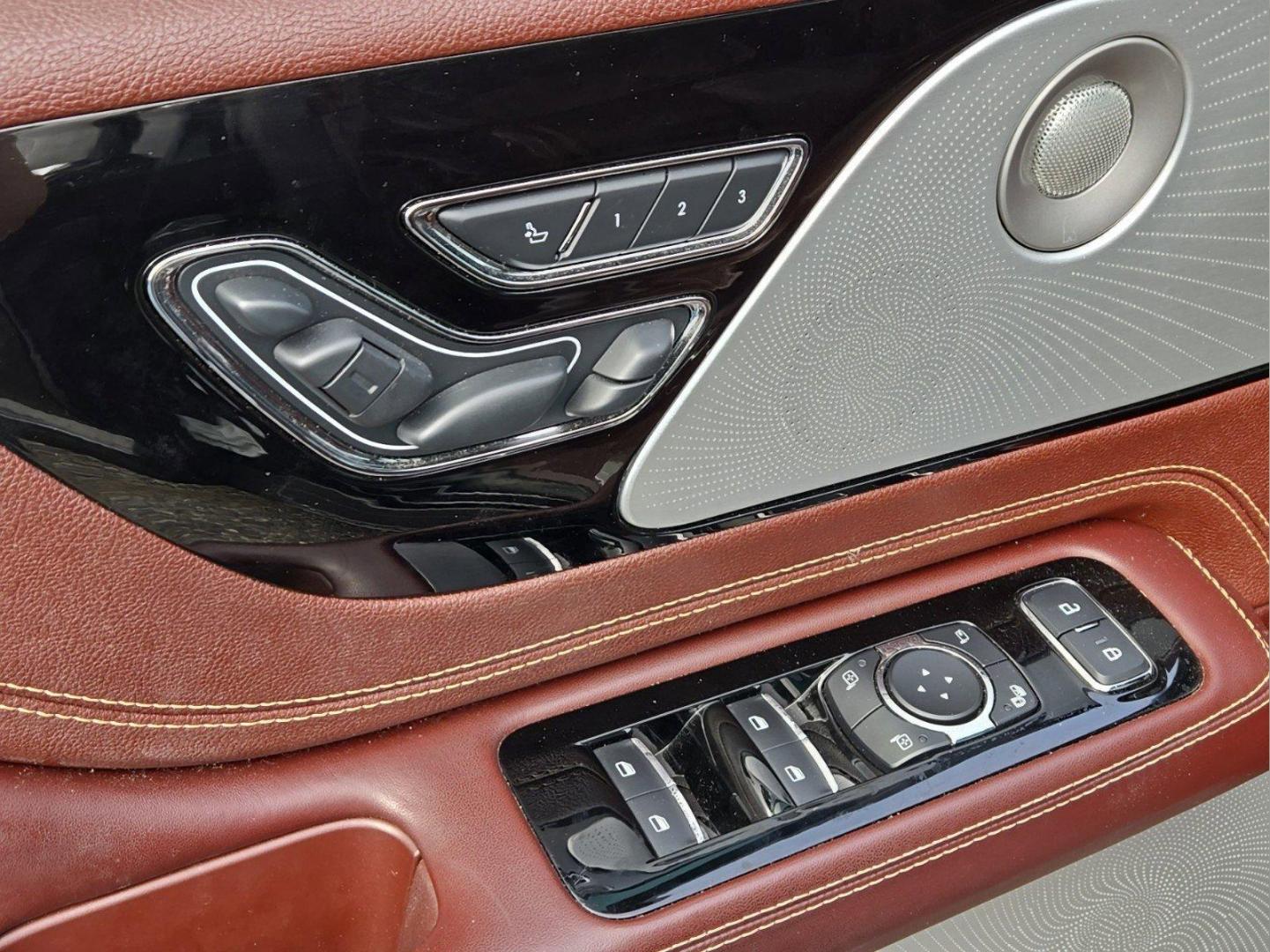 2020 Lincoln Aviator Black Label (5LM5J9XC2LG) with an Twin Turbo Premium Unleaded V-6 3.0 L/183 engine, 10-Speed Automatic w/OD transmission, located at 5115 14th Ave., Columbus, GA, 31904, (706) 323-0345, 32.511494, -84.971046 - 2020 Lincoln Aviator Black Label - Photo#16