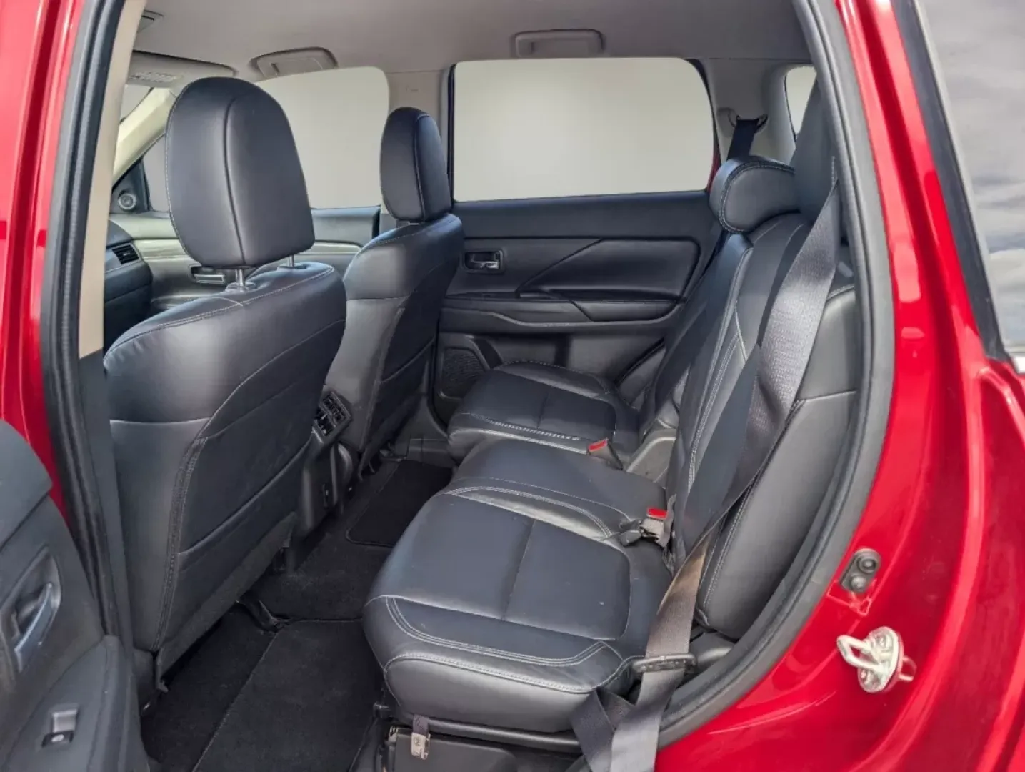 2020 Mitsubishi Outlander SEL (JA4AZ3A35LZ) with an Other engine, located at 5115 14th Ave., Columbus, GA, 31904, (706) 323-0345, 32.511494, -84.971046 - **Adventure Awaits with This 2020 Mitsubishi Outlander SEL Perfect for Family Road Trips or Daily Commuting!**<br /> <br /> Are you ready to elevate your driving experience? The 2020 Mitsubishi Outlander SEL is the ideal SUV for families and adventurers alike, blending comfort, versatility, and cut - Photo#10