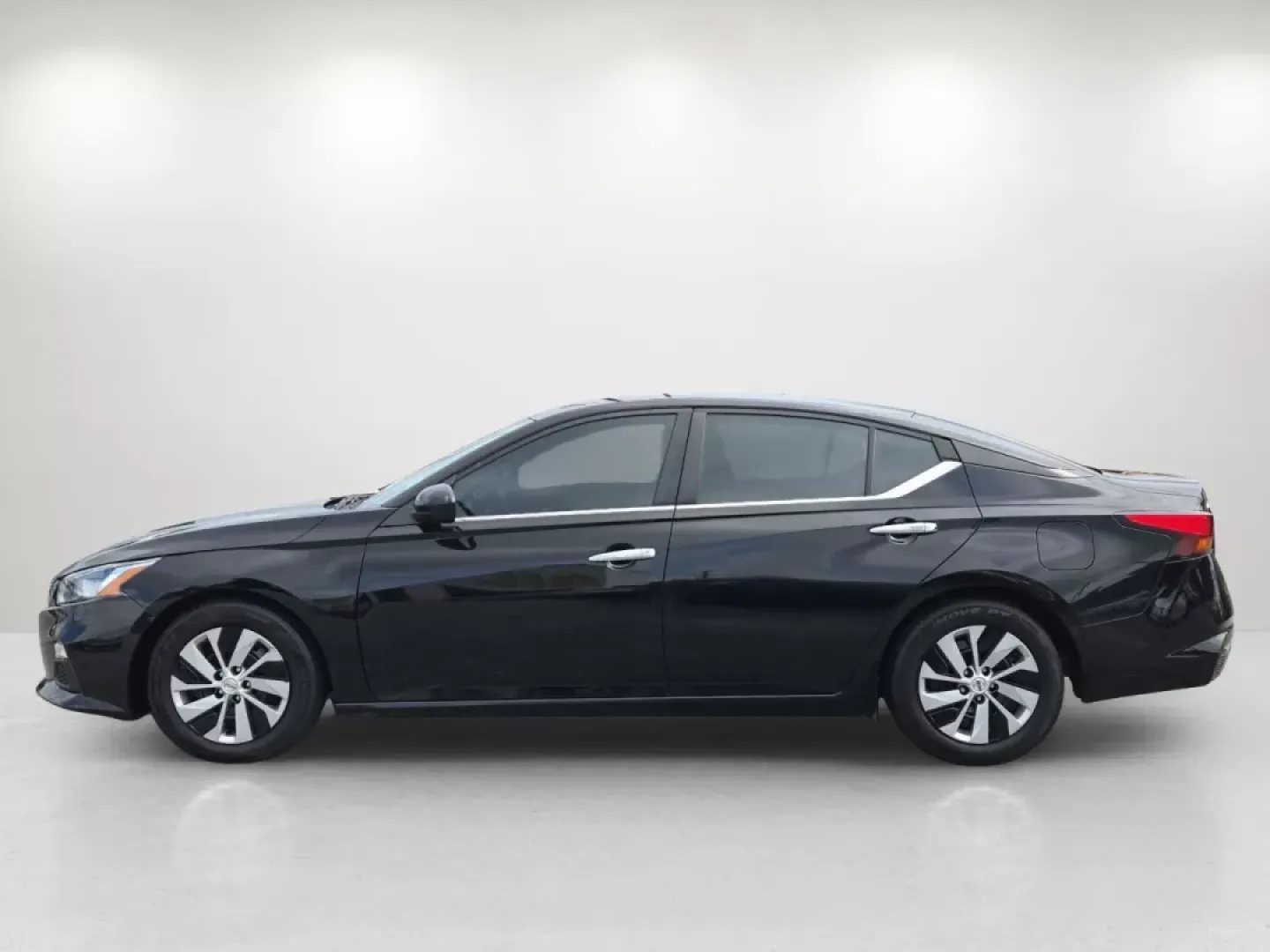 2020 /Charcoal Nissan Altima 2.5 S (1N4BL4BV2LC) with an Other engine, located at 3959 U.S. 80 W, Phenix City, AL, 36870, (334) 297-4885, 32.469296, -85.135185 - Discover the perfect blend of style, comfort, and reliability with the 2020 Nissan Altima 2.5 S, an ideal sedan for both daily commuters and growing families. This vehicle not only elevates your driving experience but also enhances your lifestyle with its impressive features and fuel efficiency. At - Photo#9