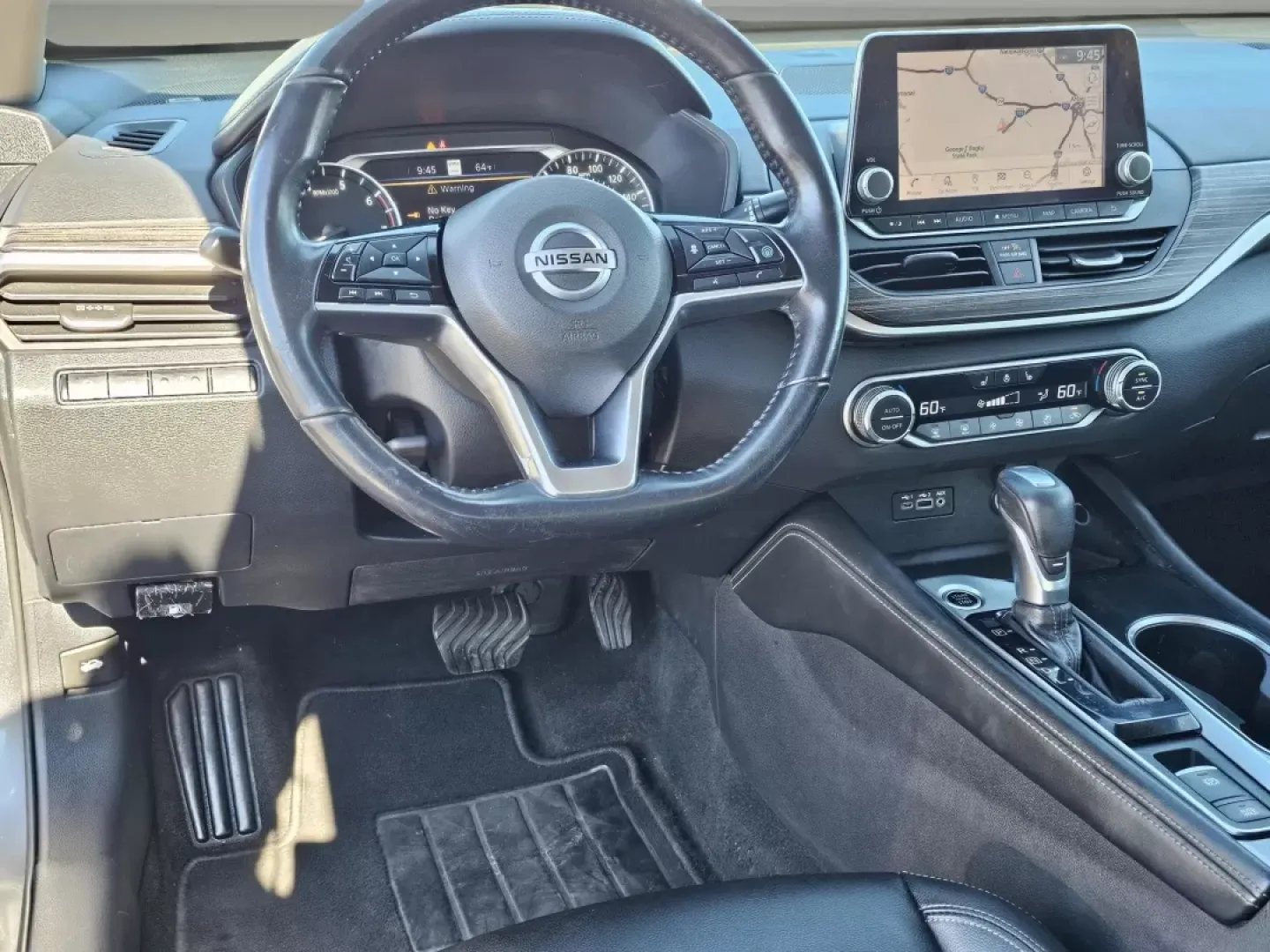 2020 /Charcoal Nissan Altima 2.0 Platinum (1N4AL4FV3LC) with an Other engine, located at 1430 Gateway Drive, Opelika, AL, 36801, (334) 239-0944, 32.637871, -85.409790 - **Experience the 2020 Nissan Altima 2.0 Platinum: Your Ideal Sedan for Modern Living!**<br /> <br /> Are you searching for a vehicle that perfectly combines style, reliability, and modern features? Look no further than the stunning 2020 Nissan Altima 2.0 Platinum, available now at Gils Auto in Opeli - Photo#3