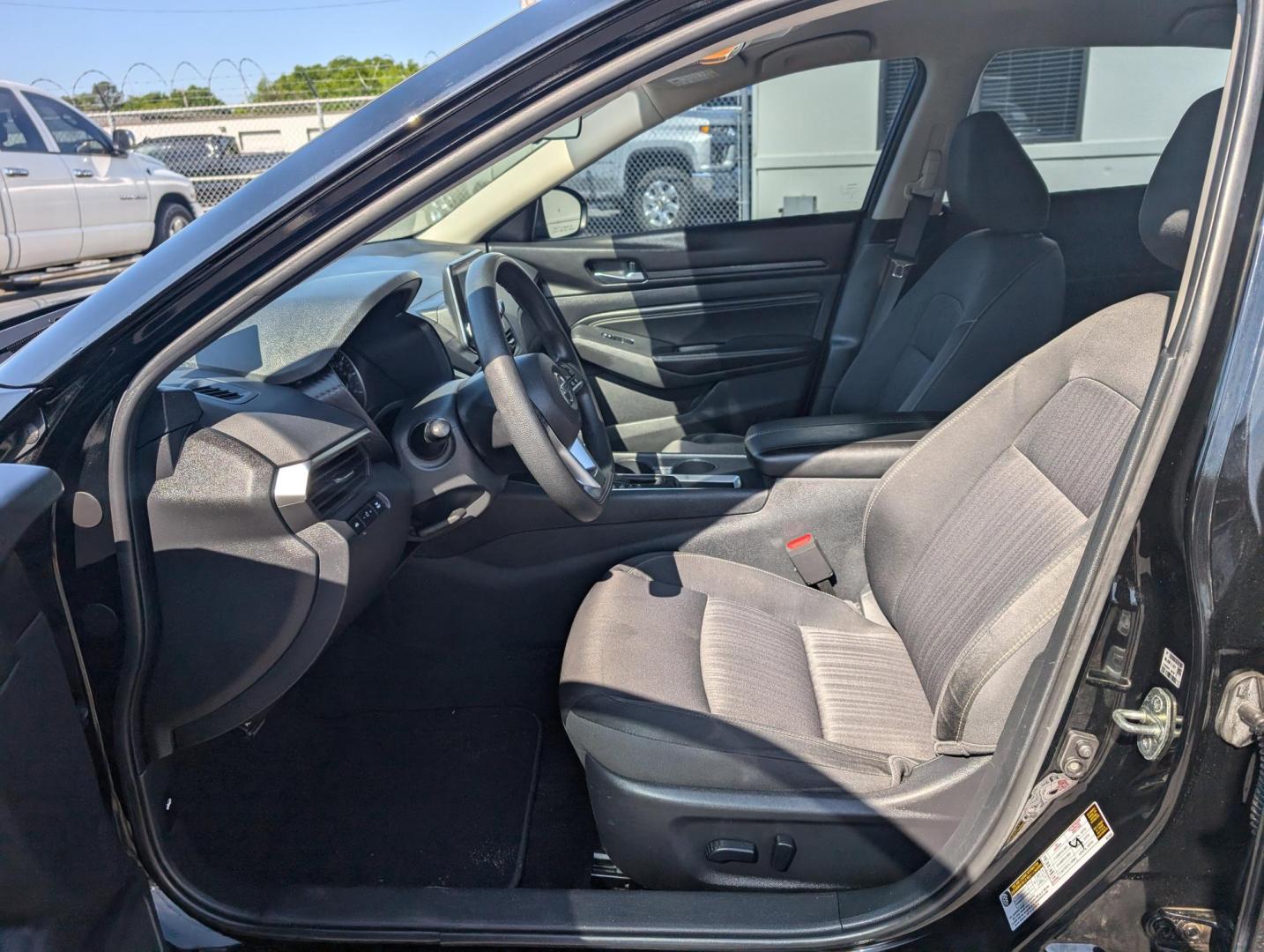 2020 /Charcoal Nissan Altima 2.5 S (1N4BL4BV1LC) with an Regular Unleaded I-4 2.5 L/152 engine, 1-Speed CVT w/OD transmission, located at 3959 U.S. 80 W, Phenix City, AL, 36870, (334) 297-4885, 32.469296, -85.135185 - 2020 Nissan Altima 2.5 S - Photo#9
