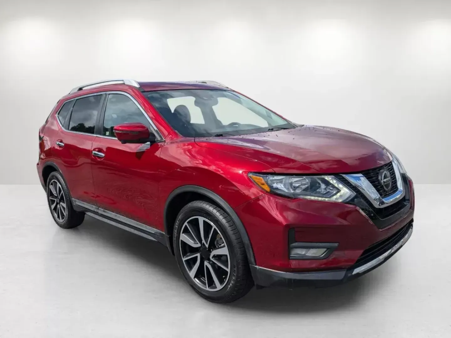 2020 /Charcoal Nissan Rogue SL (5N1AT2MT1LC) with an Regular Unleaded I-4 2.5 L/152 engine, 1-Speed CVT w/OD transmission, located at 804 22nd Ave, Phenix City, AL, 36870, (334) 297-1860, 32.484749, -85.024475 - 2020 Nissan Rogue SL - Photo#2