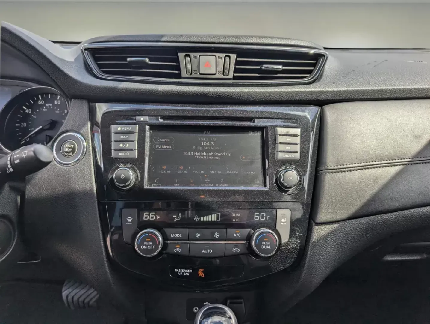 2020 /Charcoal Nissan Rogue SL (5N1AT2MT1LC) with an Regular Unleaded I-4 2.5 L/152 engine, 1-Speed CVT w/OD transmission, located at 804 22nd Ave, Phenix City, AL, 36870, (334) 297-1860, 32.484749, -85.024475 - 2020 Nissan Rogue SL - Photo#14