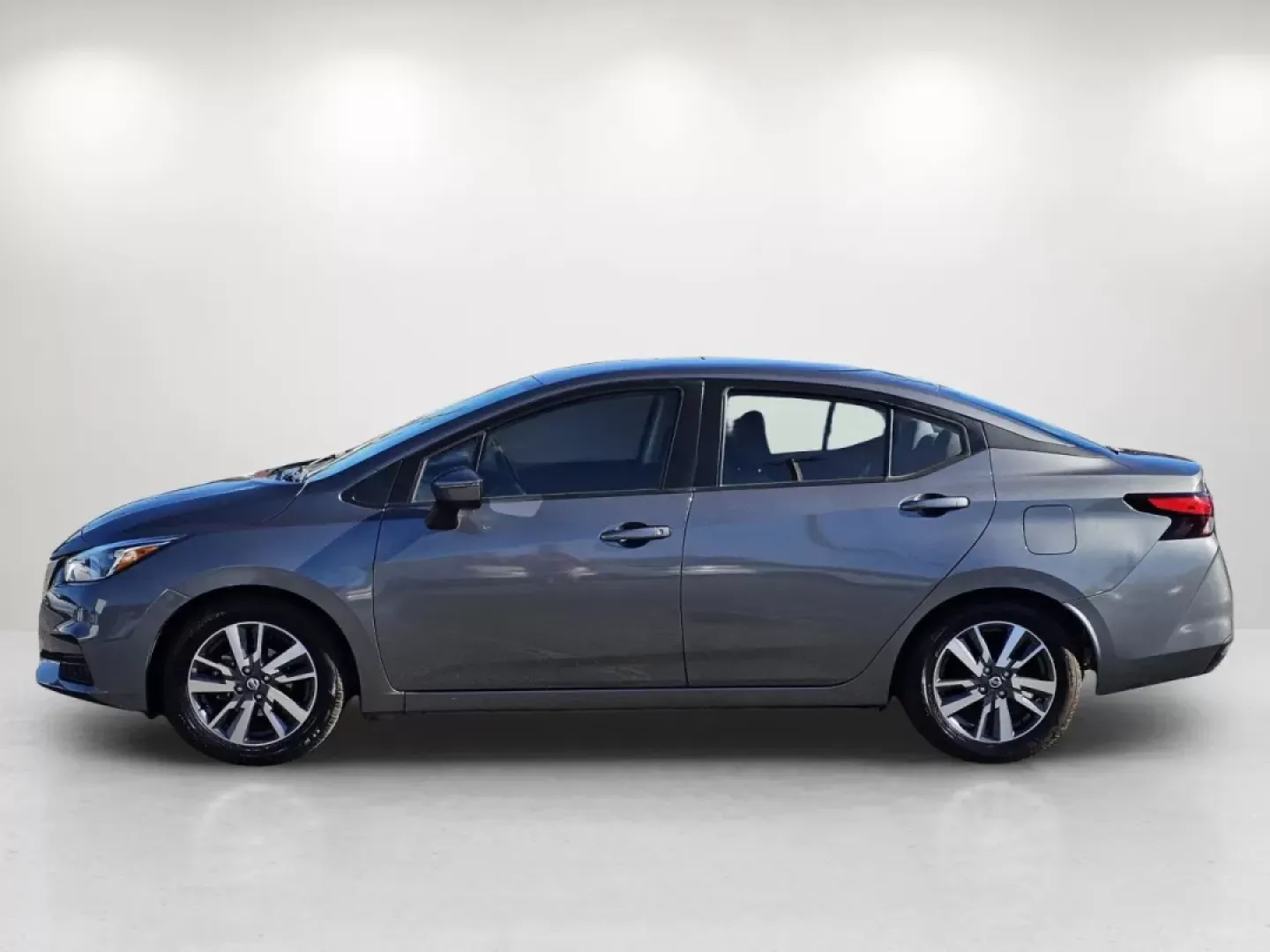 2020 /Graphite Nissan Versa SV (3N1CN8EV9LL) with an Other engine, located at 1430 Gateway Drive, Opelika, AL, 36801, (334) 239-0944, 32.637871, -85.409790 - **Elevate Your Daily Commute with the 2020 Nissan Versa SV at Gils Auto!**<br /> <br /> If you're seeking a reliable, stylish, and budget-friendly sedan for your daily commute or weekend getaways, look no further than this 2020 Nissan Versa SV. This versatile vehicle not only offers impressive fuel - Photo#7