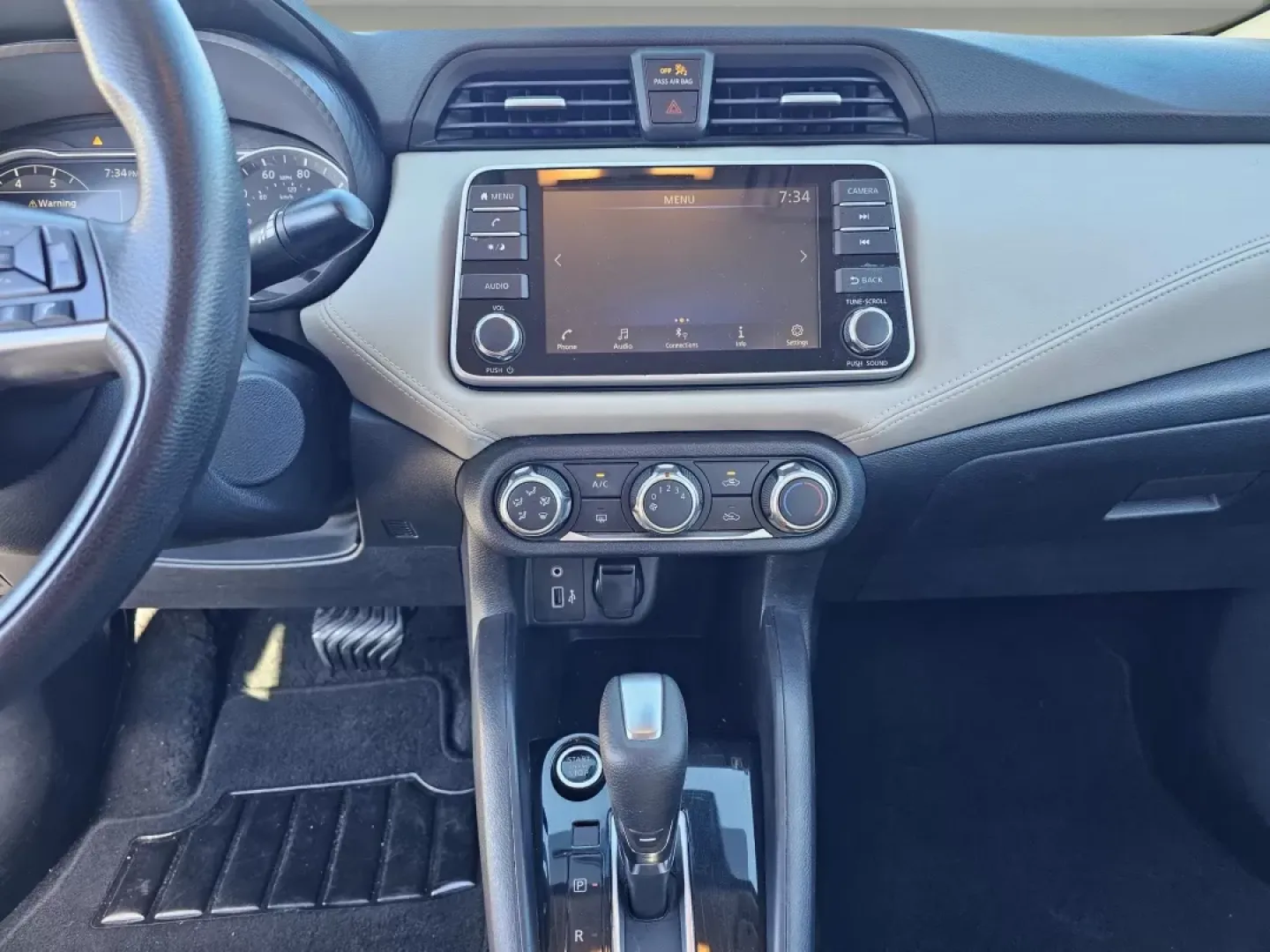 2020 /Graphite Nissan Versa SV (3N1CN8EV9LL) with an Other engine, located at 1430 Gateway Drive, Opelika, AL, 36801, (334) 239-0944, 32.637871, -85.409790 - **Elevate Your Daily Commute with the 2020 Nissan Versa SV at Gils Auto!**<br /> <br /> If you're seeking a reliable, stylish, and budget-friendly sedan for your daily commute or weekend getaways, look no further than this 2020 Nissan Versa SV. This versatile vehicle not only offers impressive fuel - Photo#11