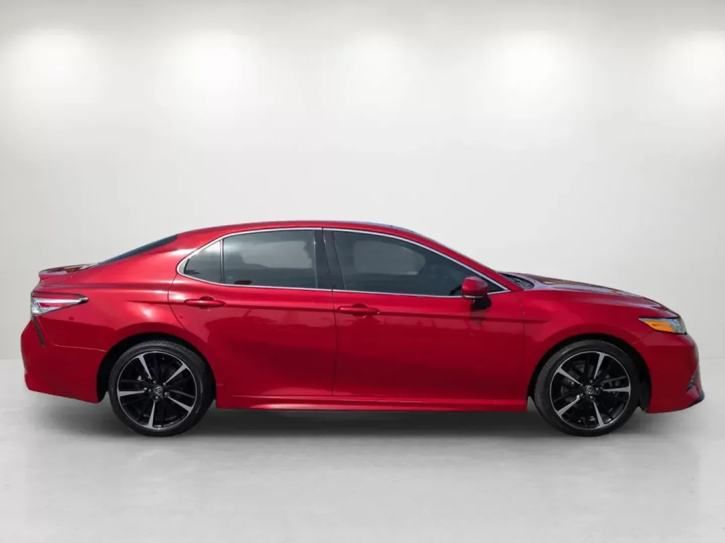 2020 Toyota Camry XSE (4T1K61AK2LU) with an Regular Unleaded I-4 2.5 L/152 engine, 8-Speed Automatic w/OD transmission, located at 3959 U.S. 80 W, Phenix City, AL, 36870, (334) 297-4885, 32.469296, -85.135185 - 2020 Toyota Camry XSE - Photo#5