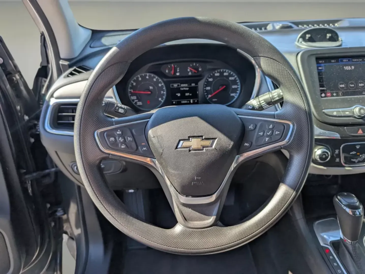 2021 /Medium Ash Gray Chevrolet Equinox LS (2GNAXHEV8M6) with an Other engine, located at 7000 Northlake Connector, Columbus, GA, 31904, (706) 987-8085, 32.524975, -84.978134 - Are you ready to elevate your driving experience? Discover the 2021 Chevrolet Equinox LS, perfectly crafted for those who crave comfort and versatility on the road. Whether you're a growing family needing extra space, a daily commuter navigating Phenix City's bustling streets, or someone who loves w - Photo#15
